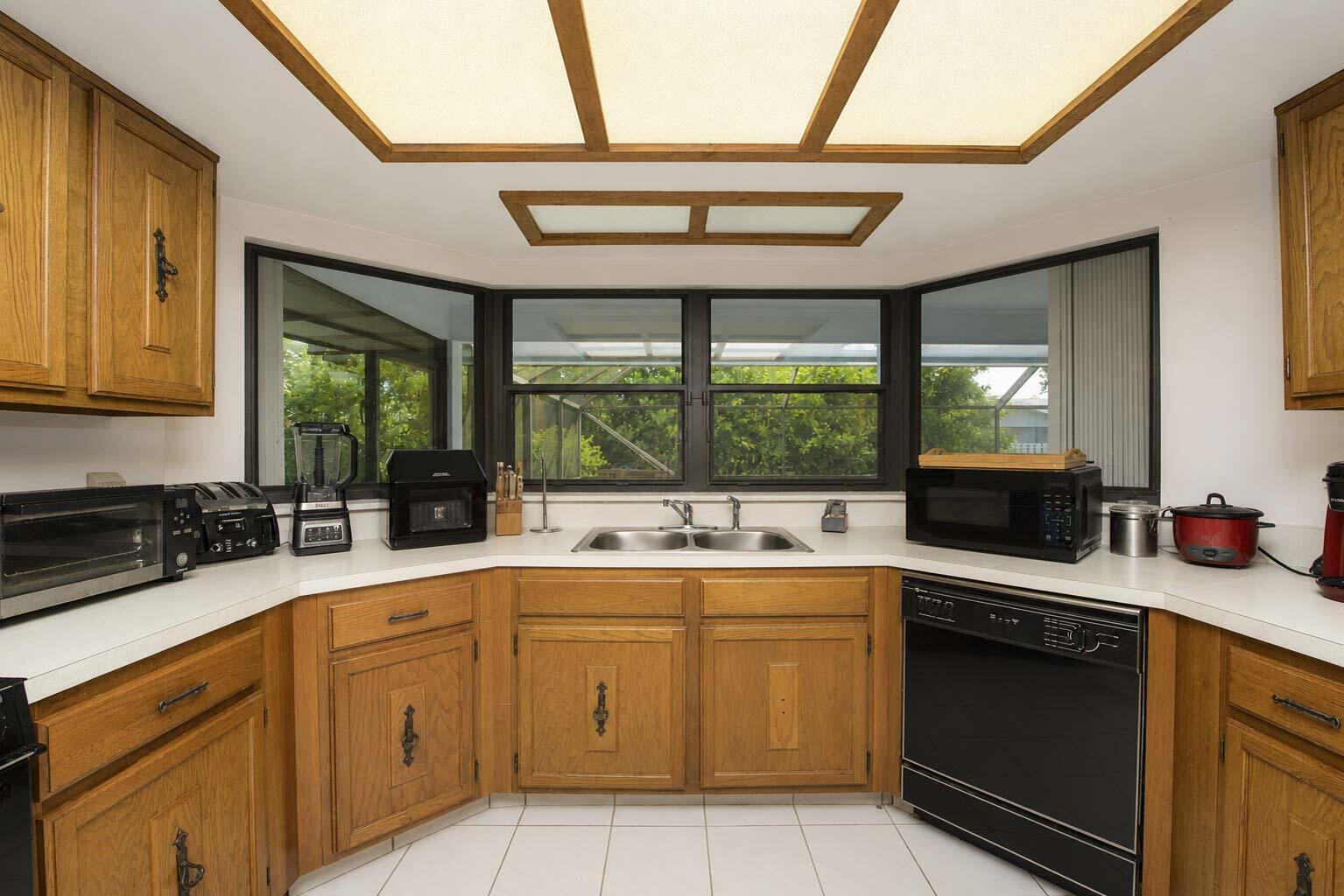 PINEWOOD EAST 2 OF WELLINGTON - Residential
