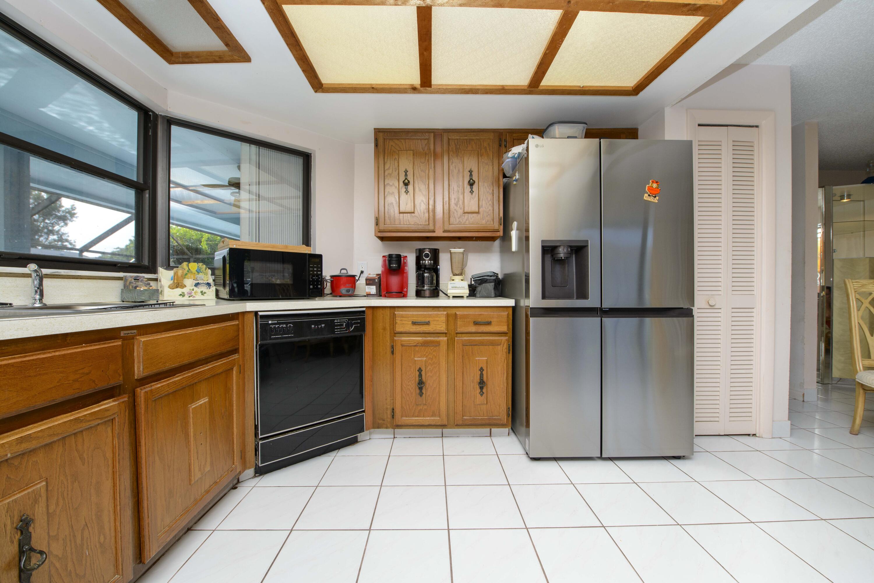 PINEWOOD EAST 2 OF WELLINGTON - Residential