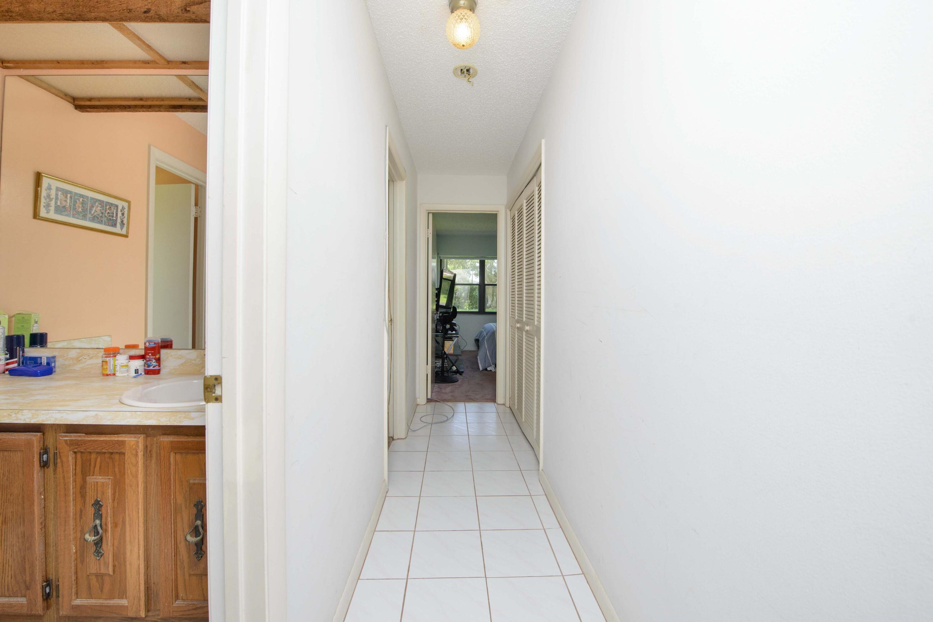 PINEWOOD EAST 2 OF WELLINGTON - Residential