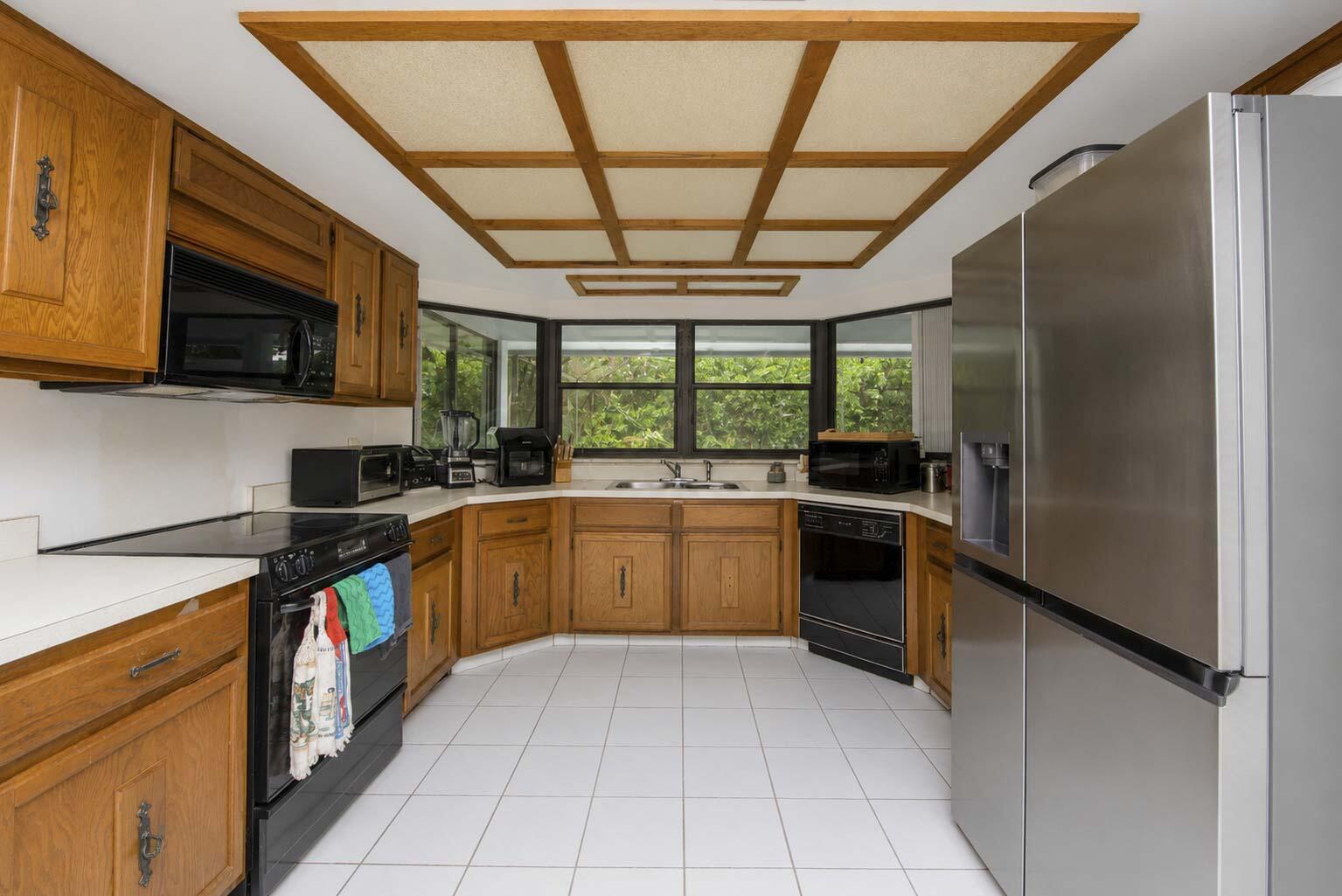 PINEWOOD EAST 2 OF WELLINGTON - Residential