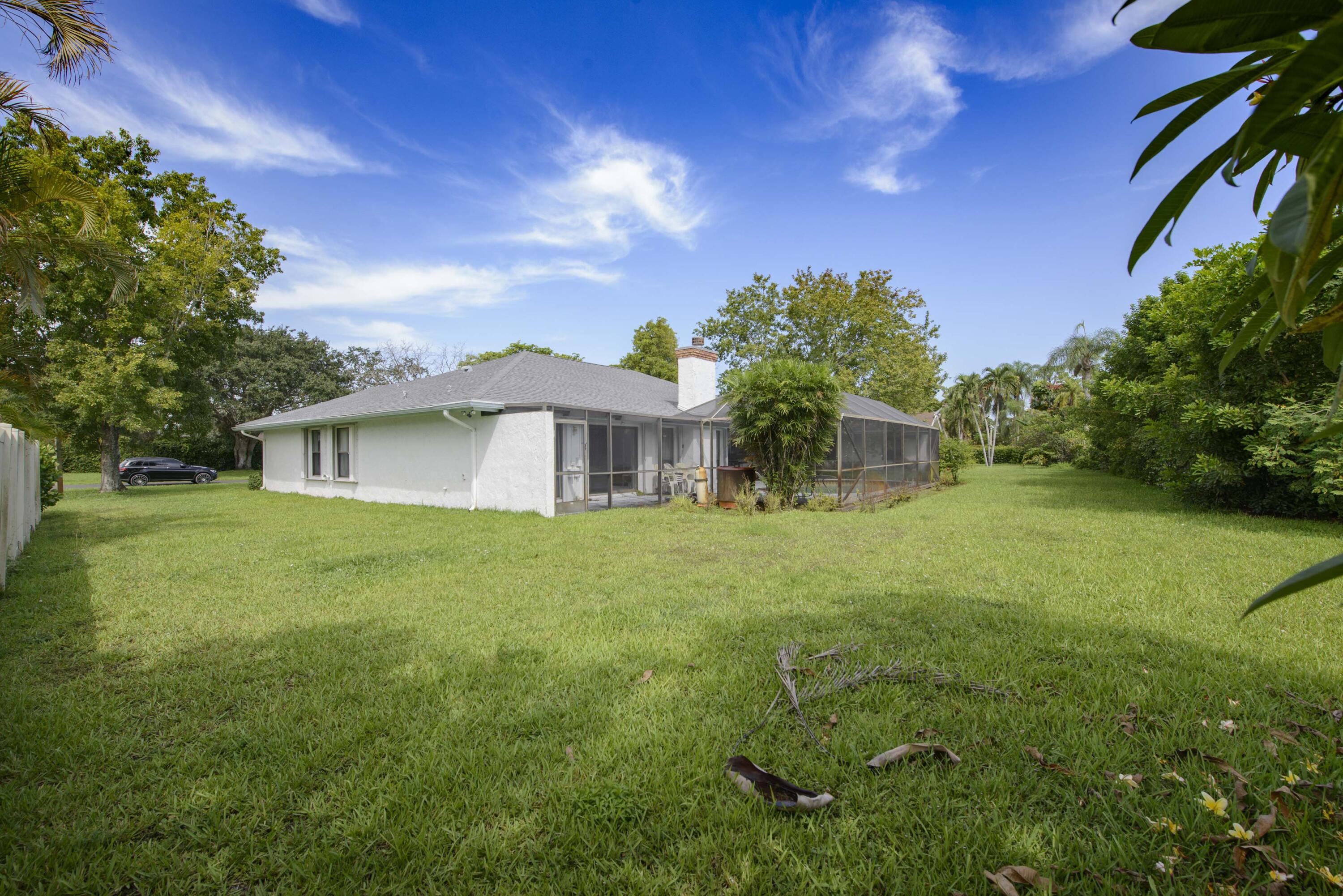 PINEWOOD EAST 2 OF WELLINGTON - Residential