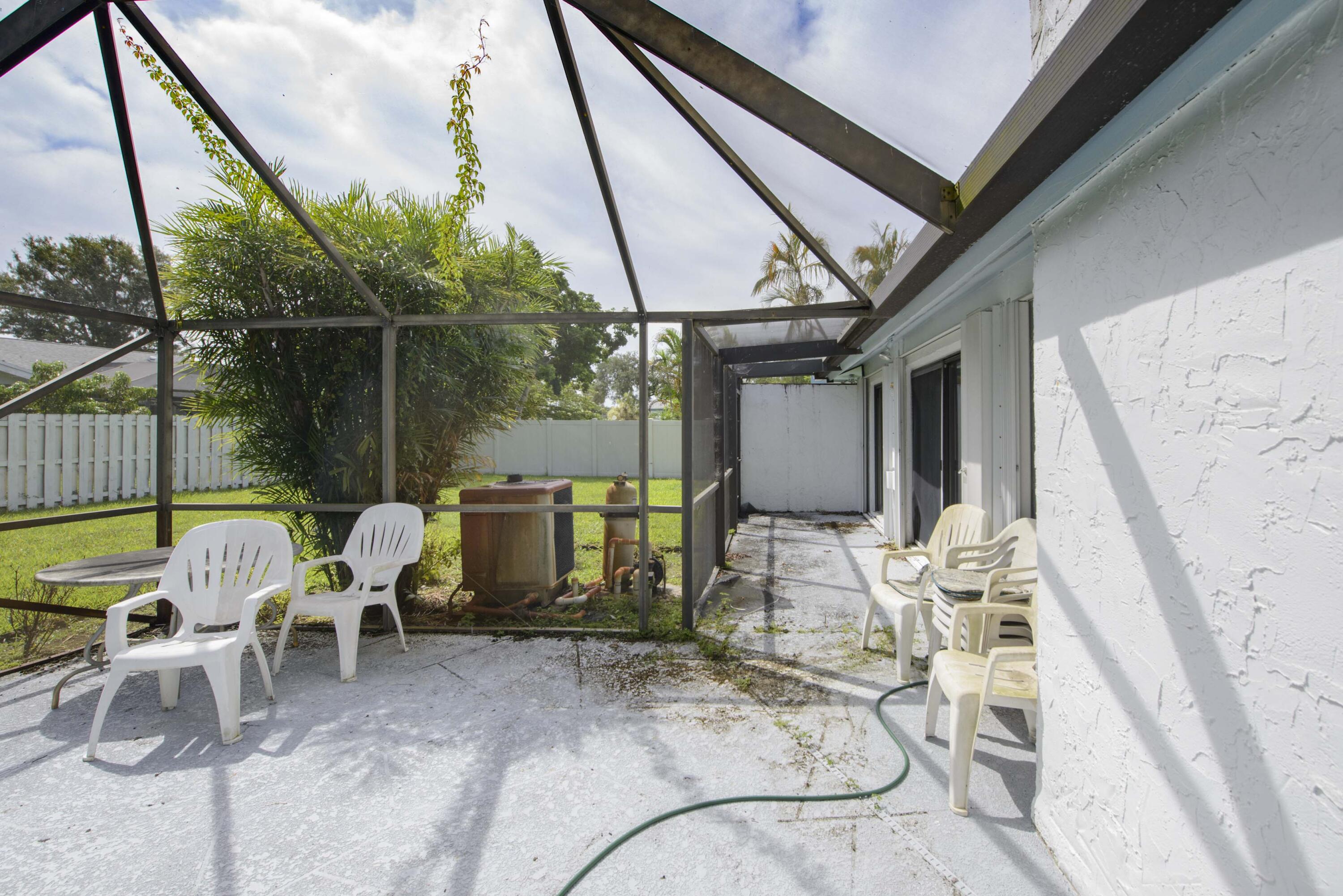 PINEWOOD EAST 2 OF WELLINGTON - Residential