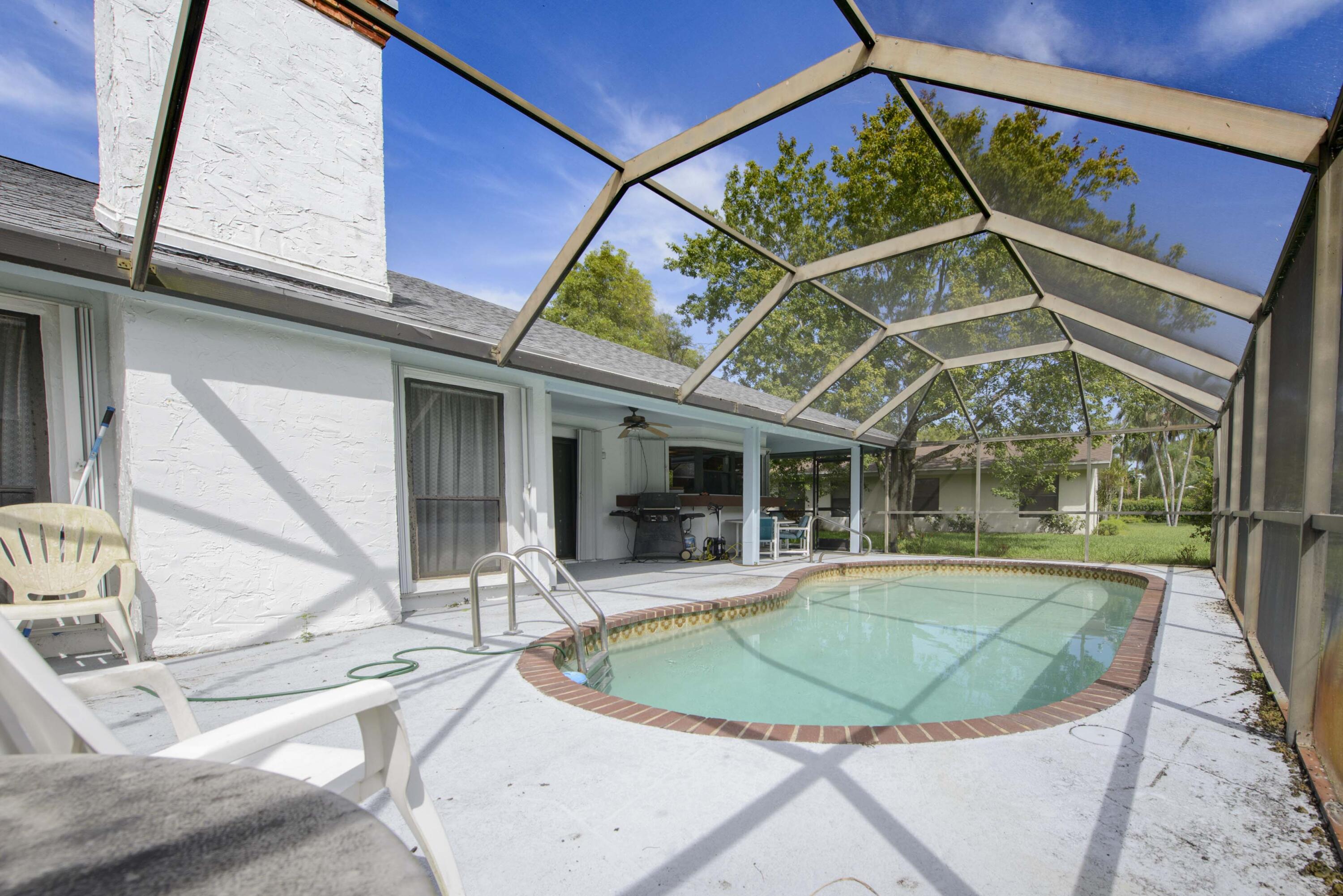 PINEWOOD EAST 2 OF WELLINGTON - Residential