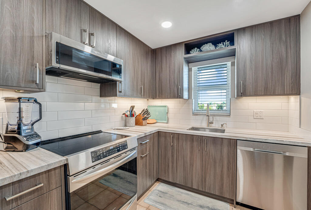 COASTAL TOWERS CONDO - Residential