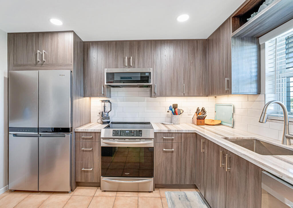 COASTAL TOWERS CONDO - Residential