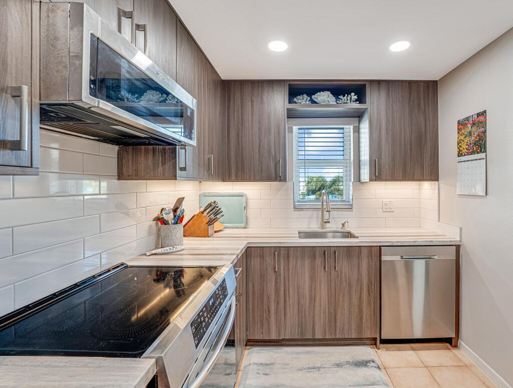 COASTAL TOWERS CONDO - Residential