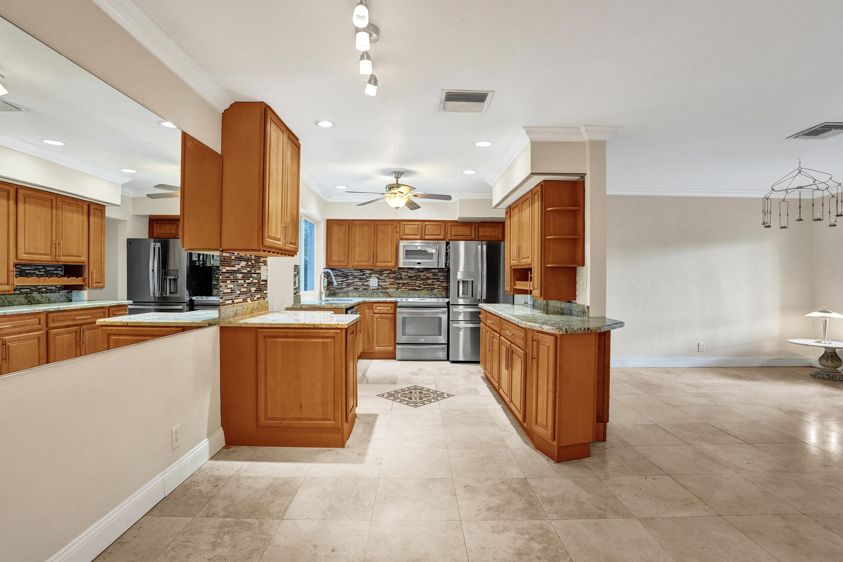 LYONS PARK FIRST ADD - Residential