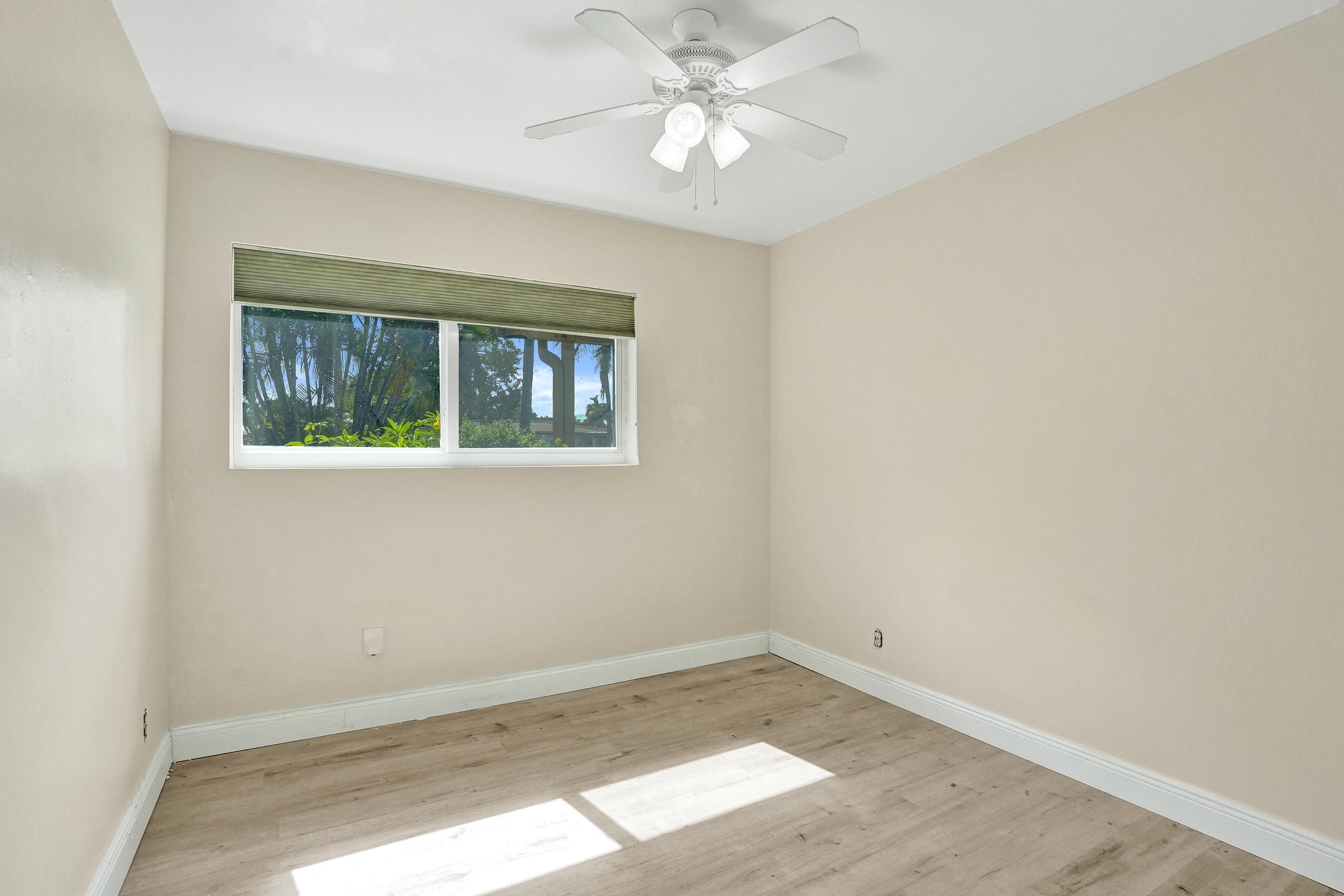 LYONS PARK FIRST ADD - Residential