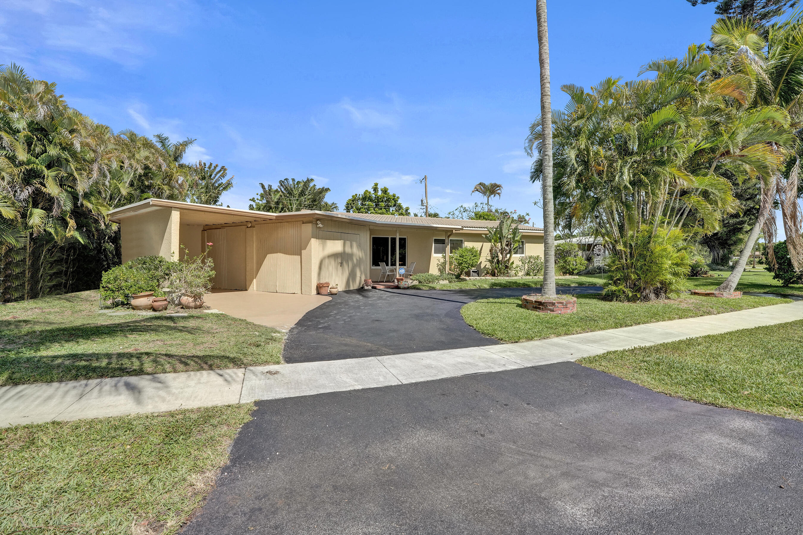 LYONS PARK FIRST ADD - Residential