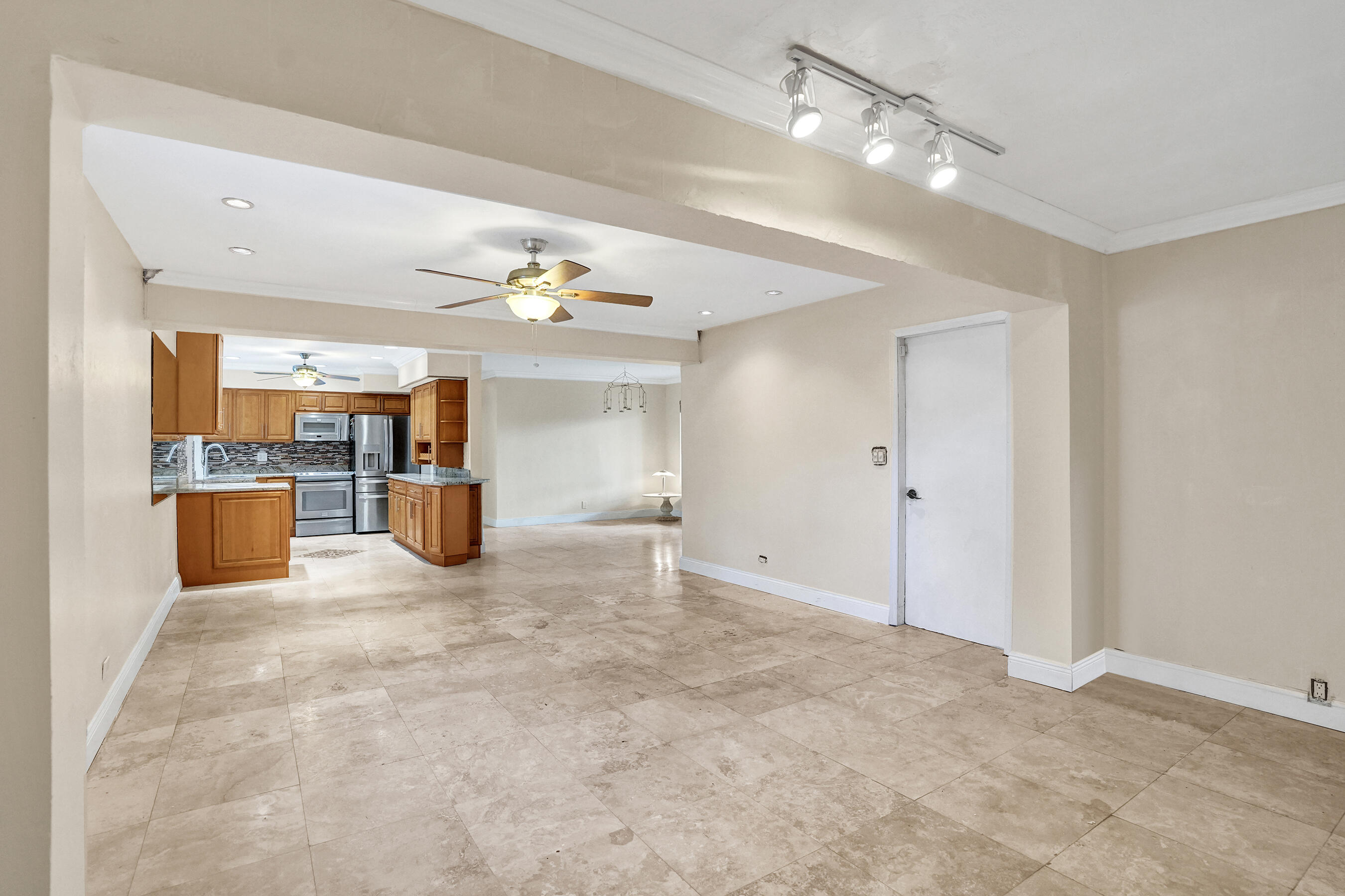 LYONS PARK FIRST ADD - Residential