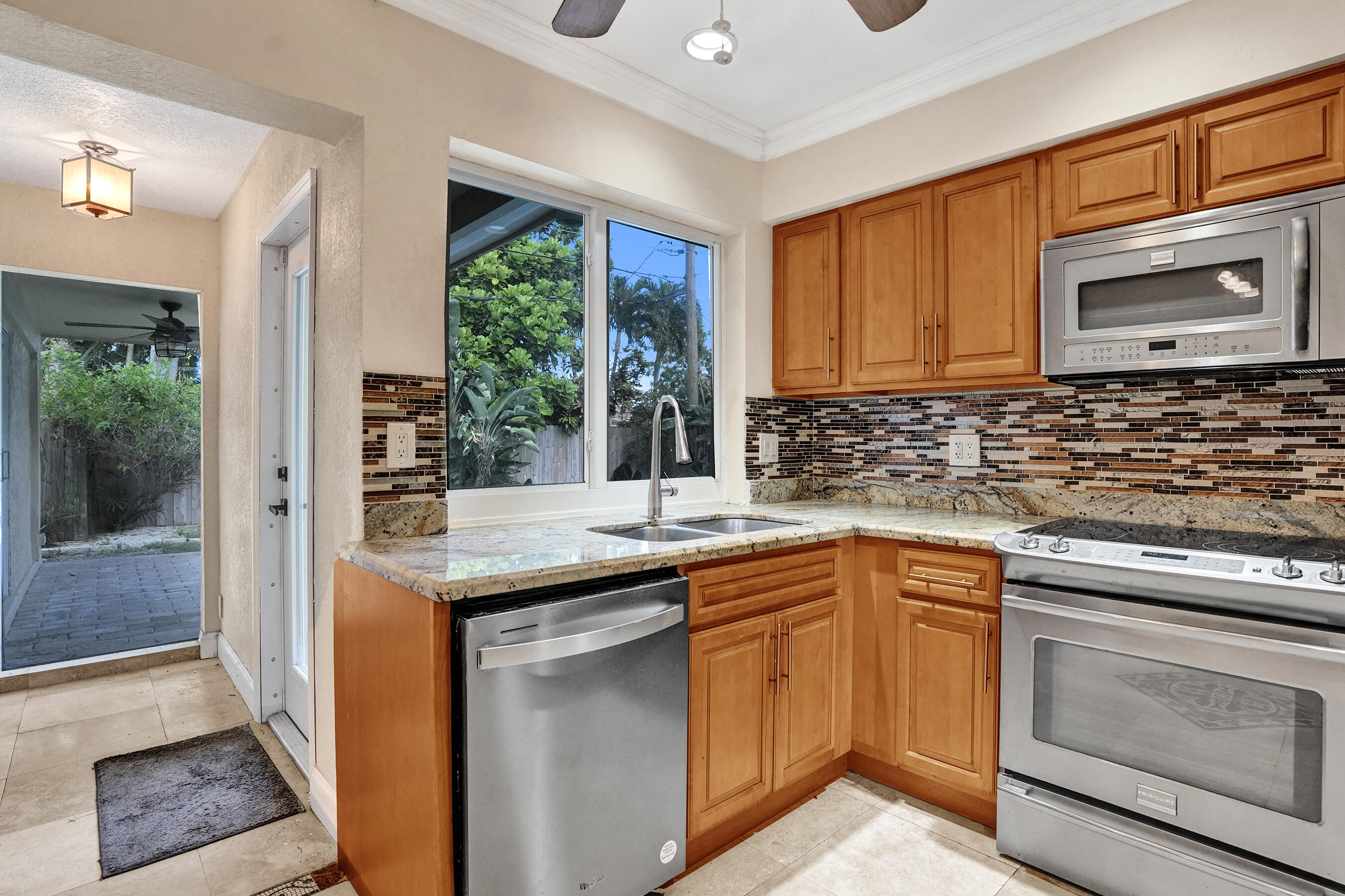 LYONS PARK FIRST ADD - Residential