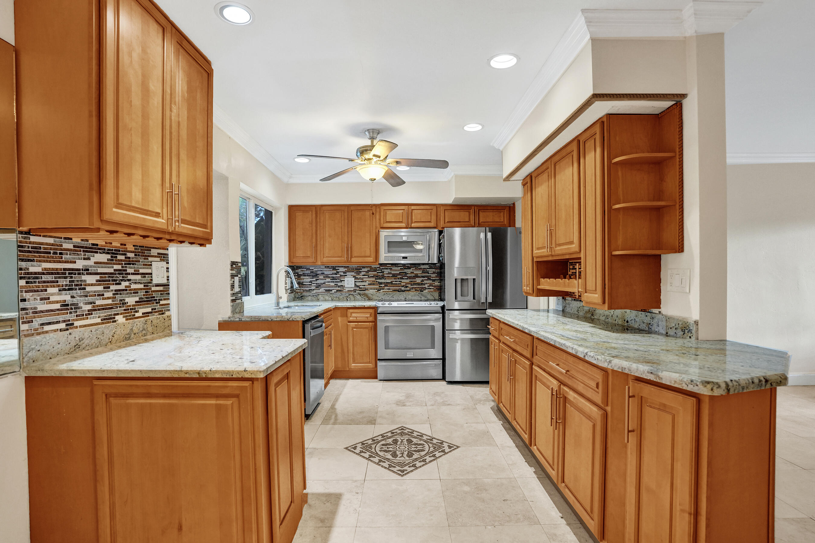 LYONS PARK FIRST ADD - Residential
