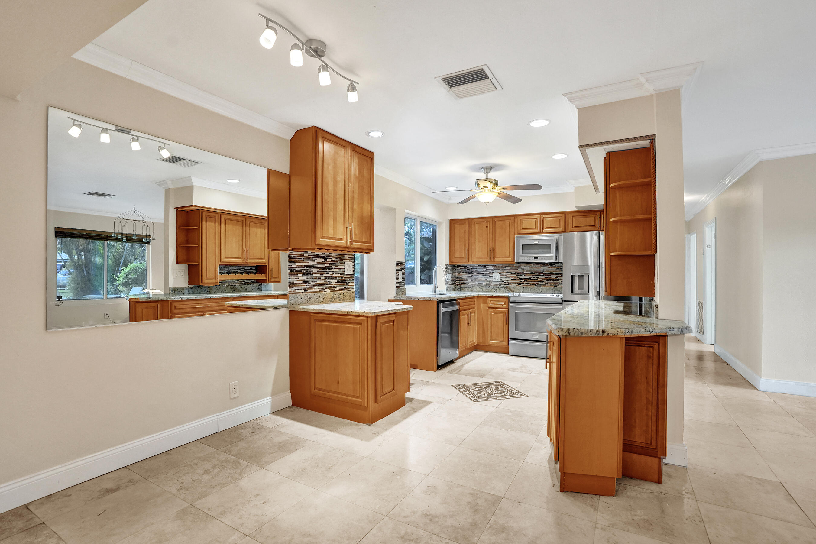 LYONS PARK FIRST ADD - Residential