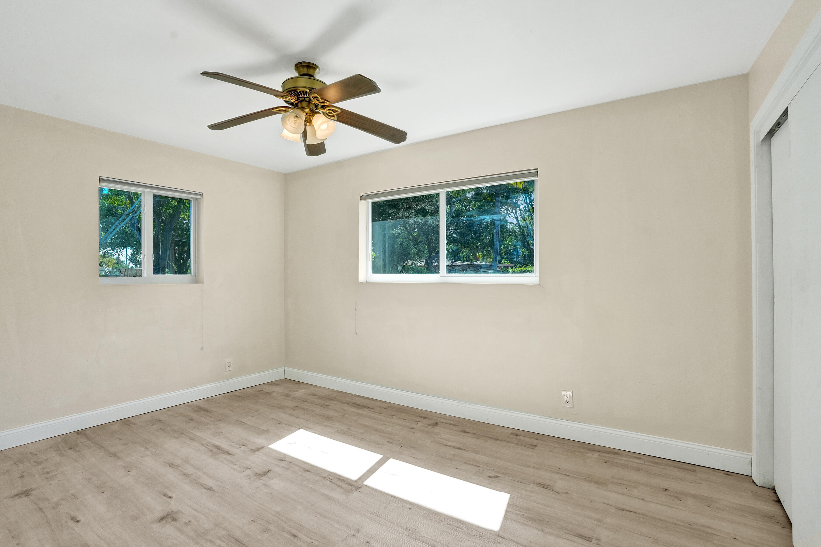 LYONS PARK FIRST ADD - Residential
