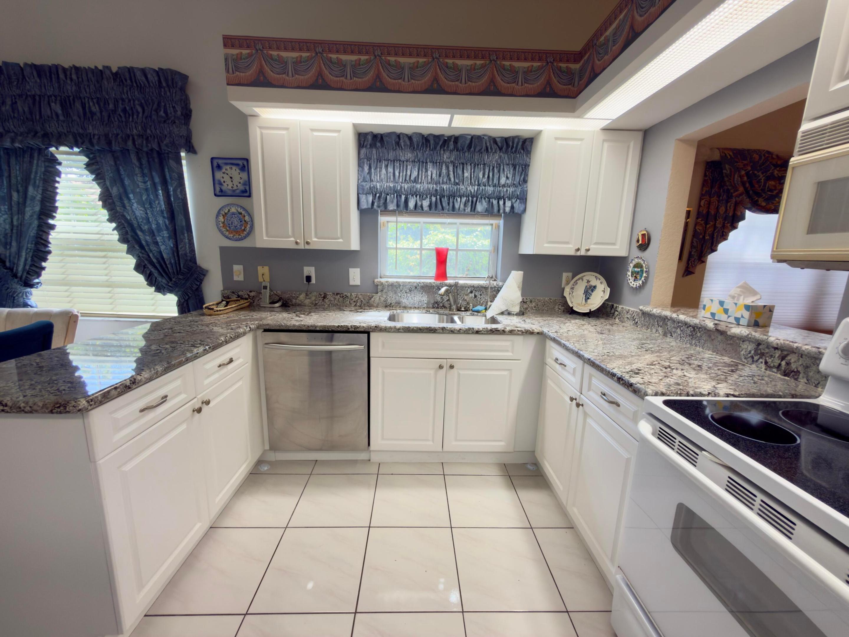 EMERALD POINTE 2 - Residential Lease