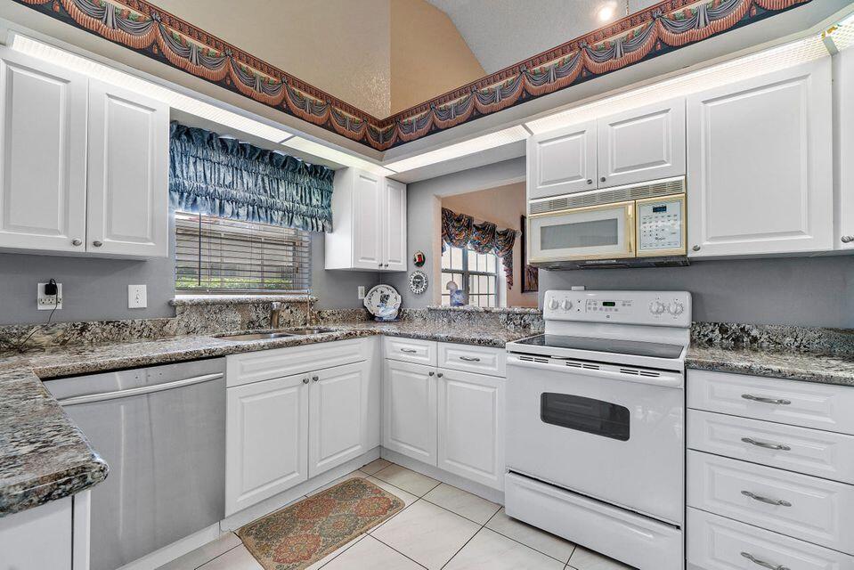 EMERALD POINTE 2 - Residential Lease
