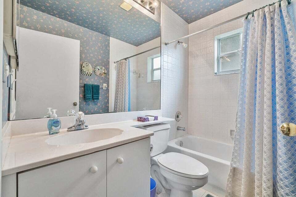 EMERALD POINTE 2 - Residential Lease