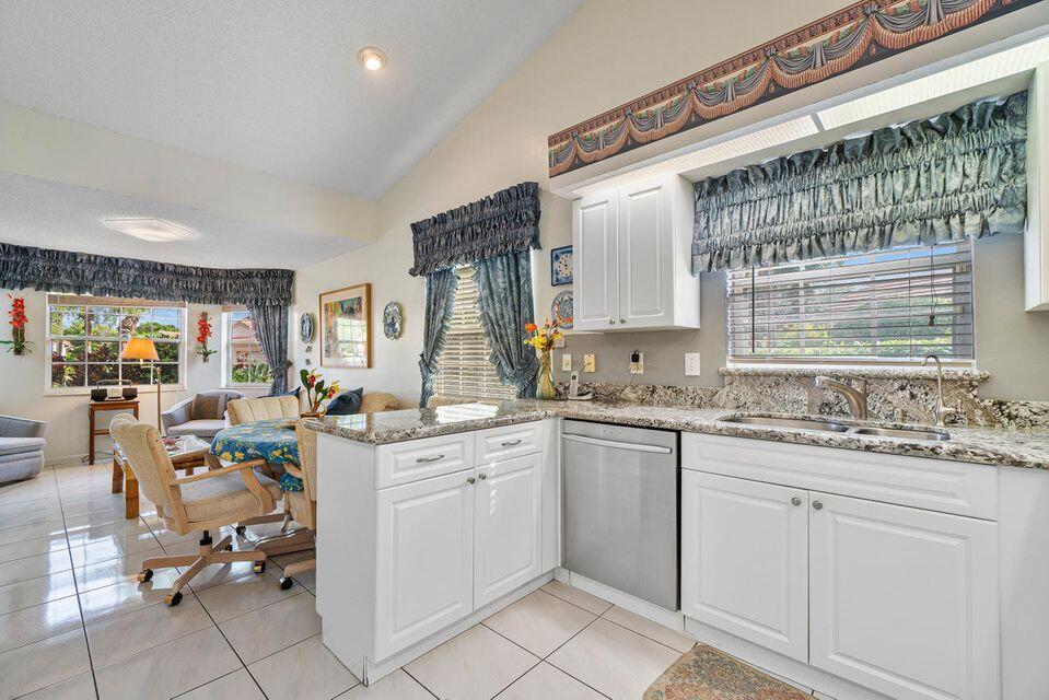 EMERALD POINTE 2 - Residential Lease