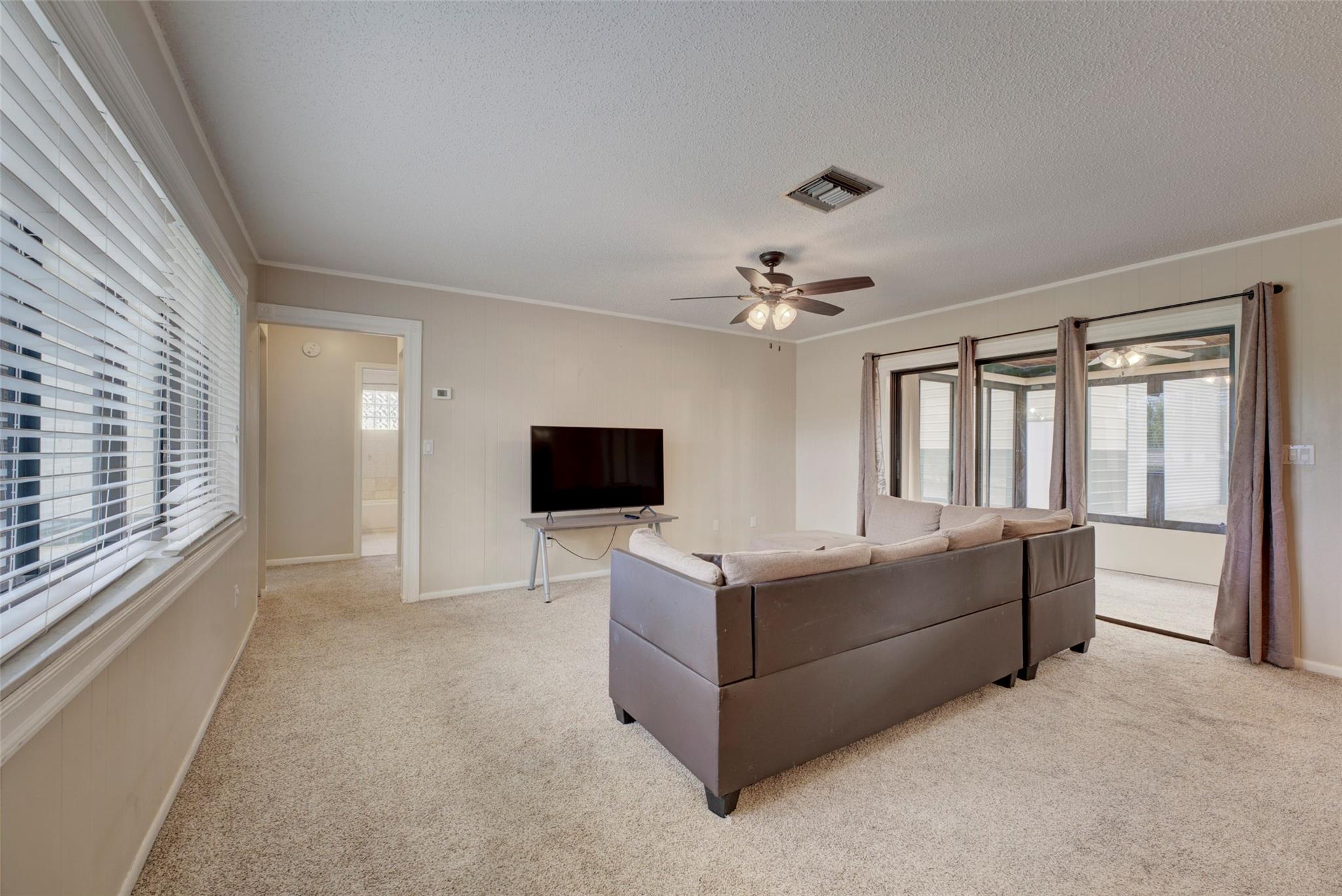 Acreage & Unrec - Residential