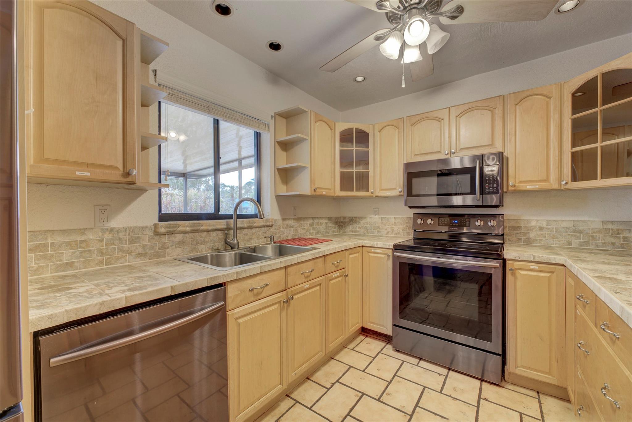 Acreage & Unrec - Residential