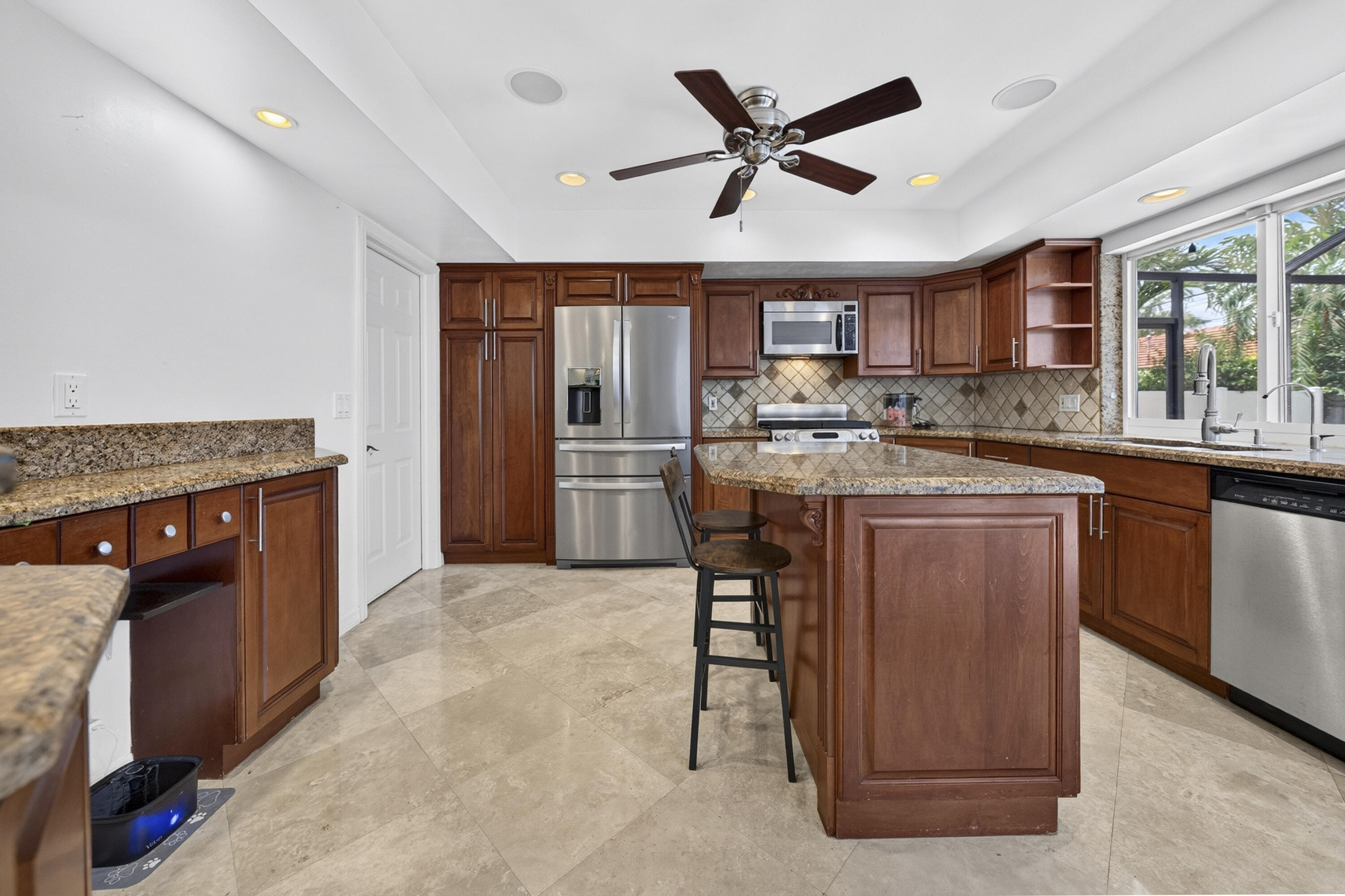 GOLF ESTATES - Residential