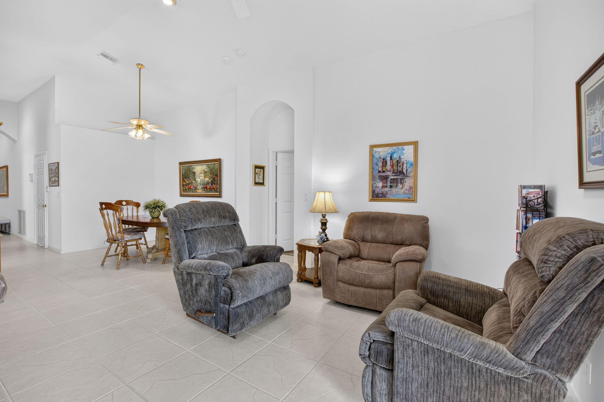 CASCADE LAKES - Residential