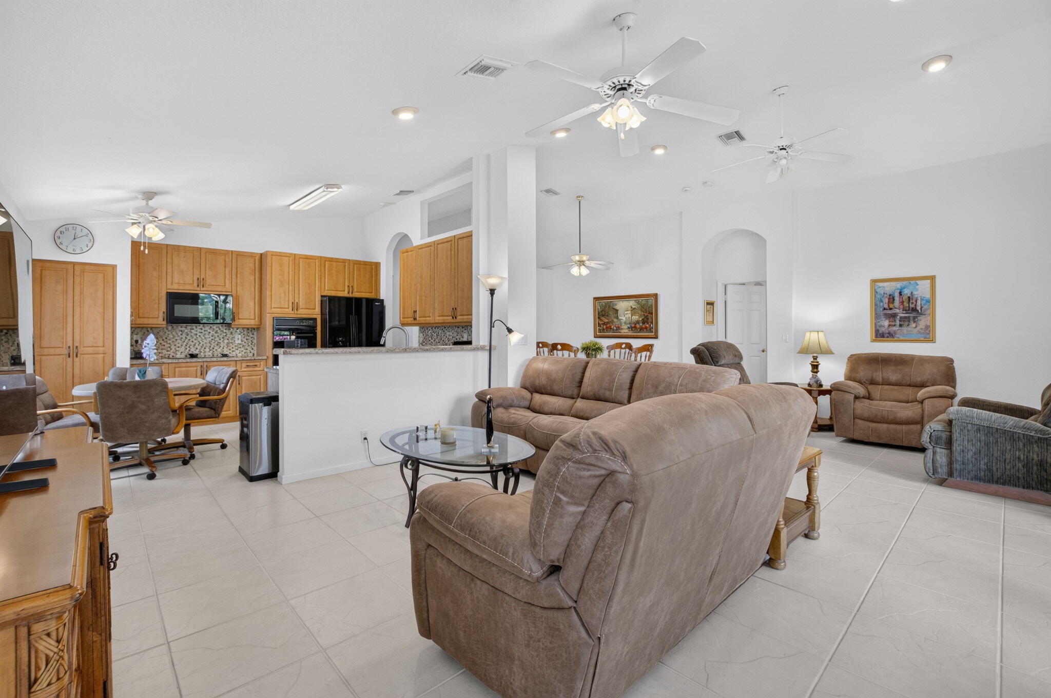 CASCADE LAKES - Residential