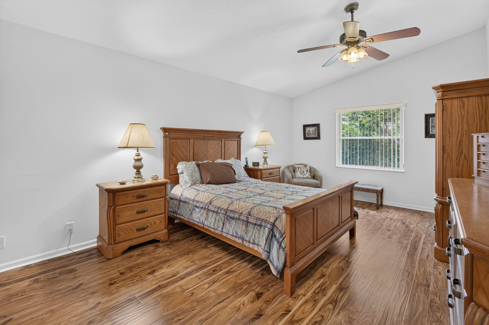CASCADE LAKES - Residential