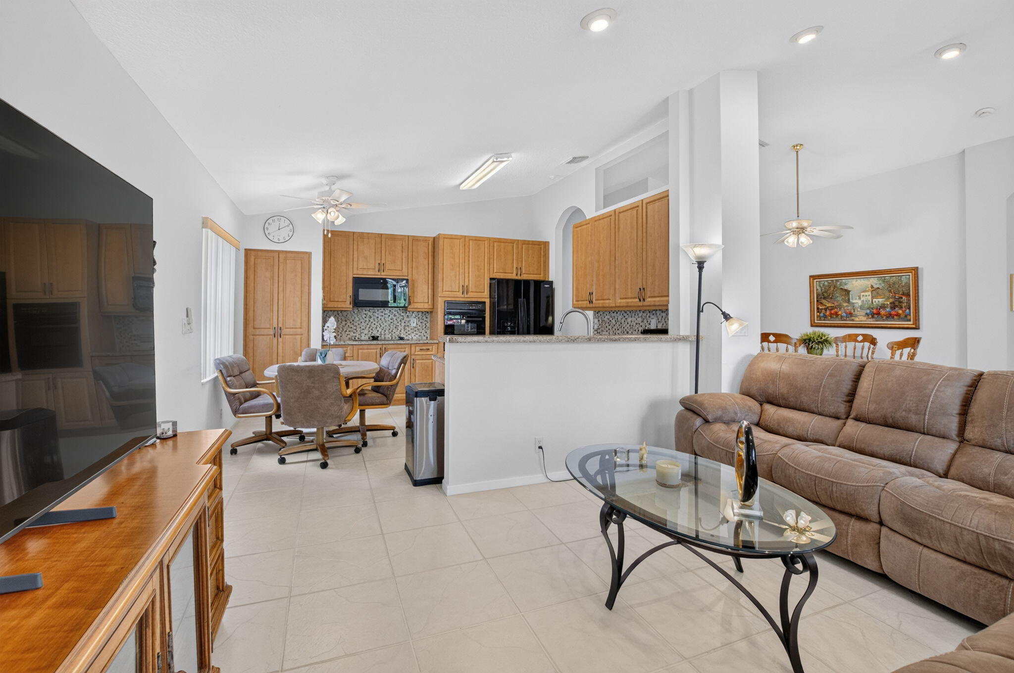 CASCADE LAKES - Residential