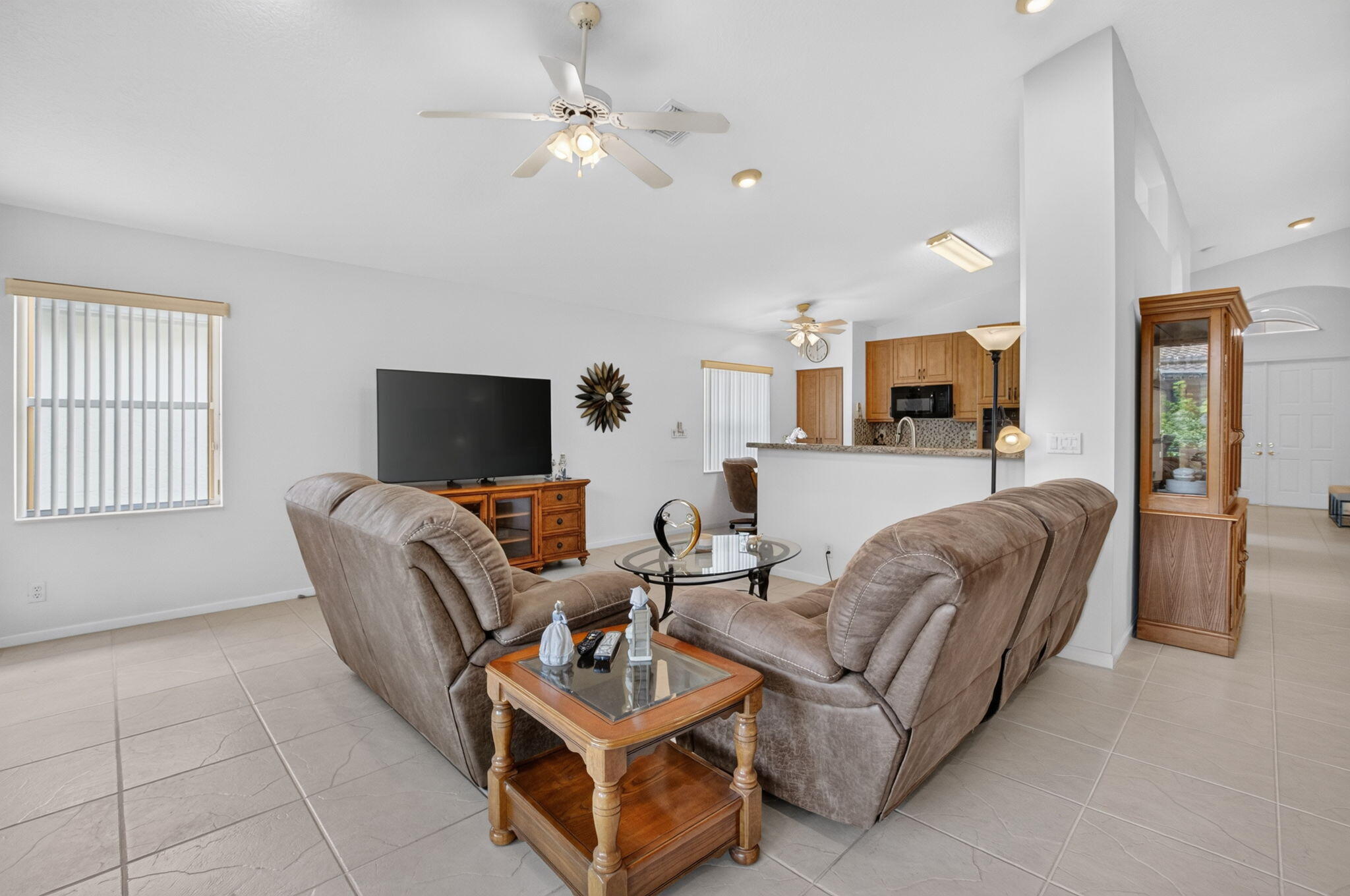 CASCADE LAKES - Residential