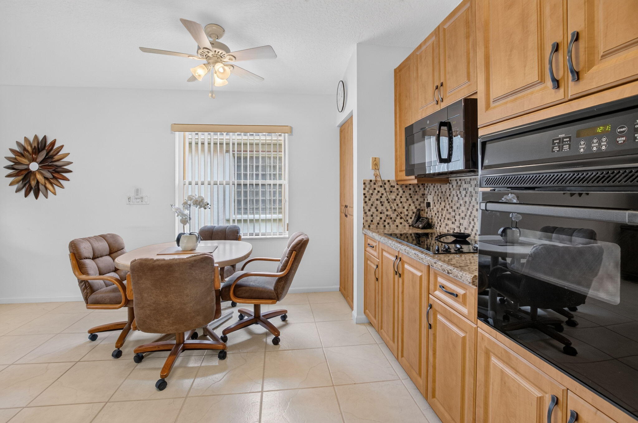 CASCADE LAKES - Residential