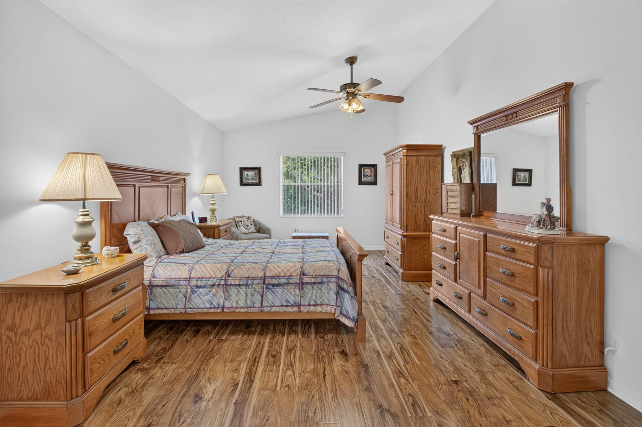 CASCADE LAKES - Residential
