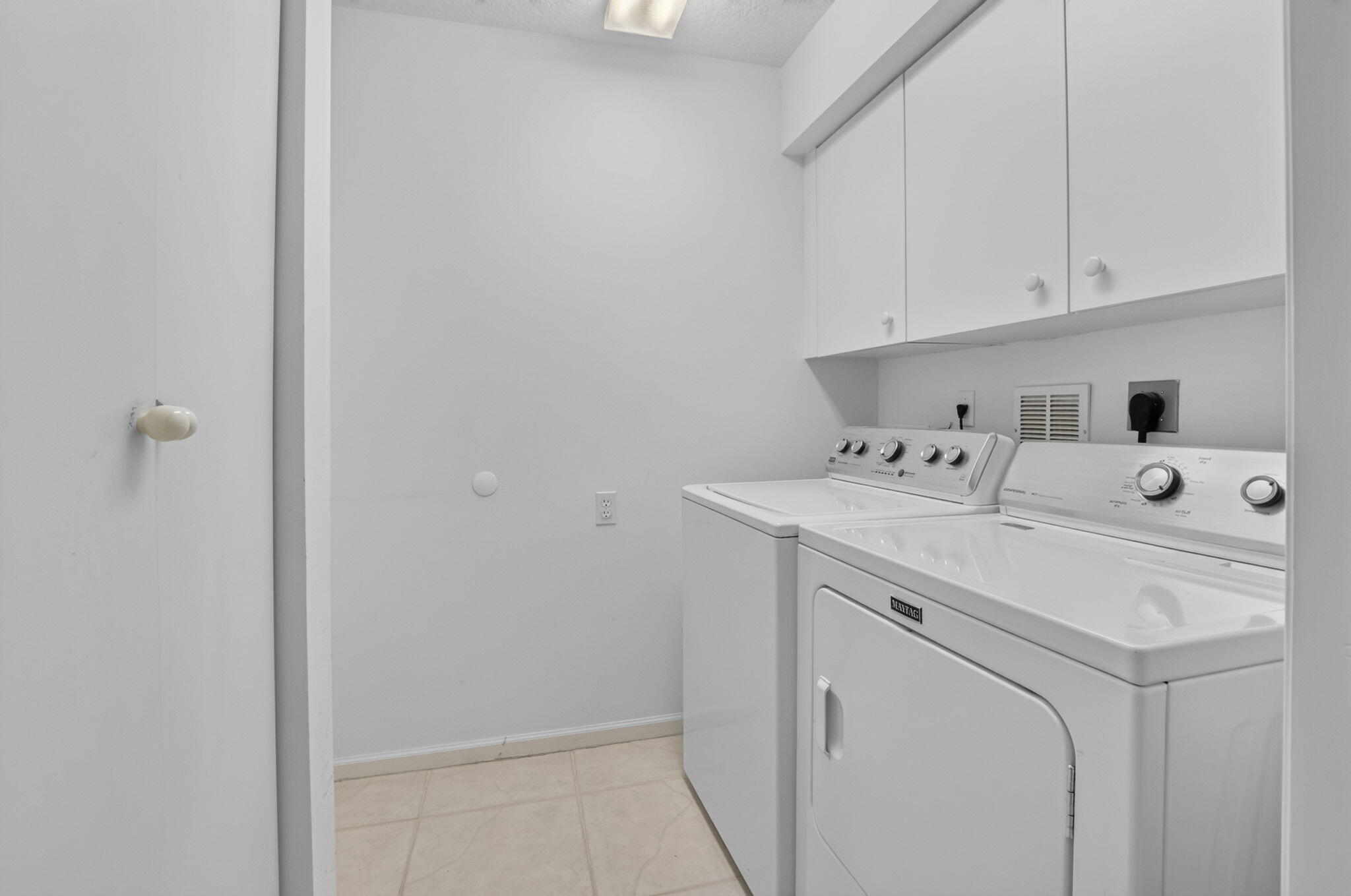 CASCADE LAKES - Residential