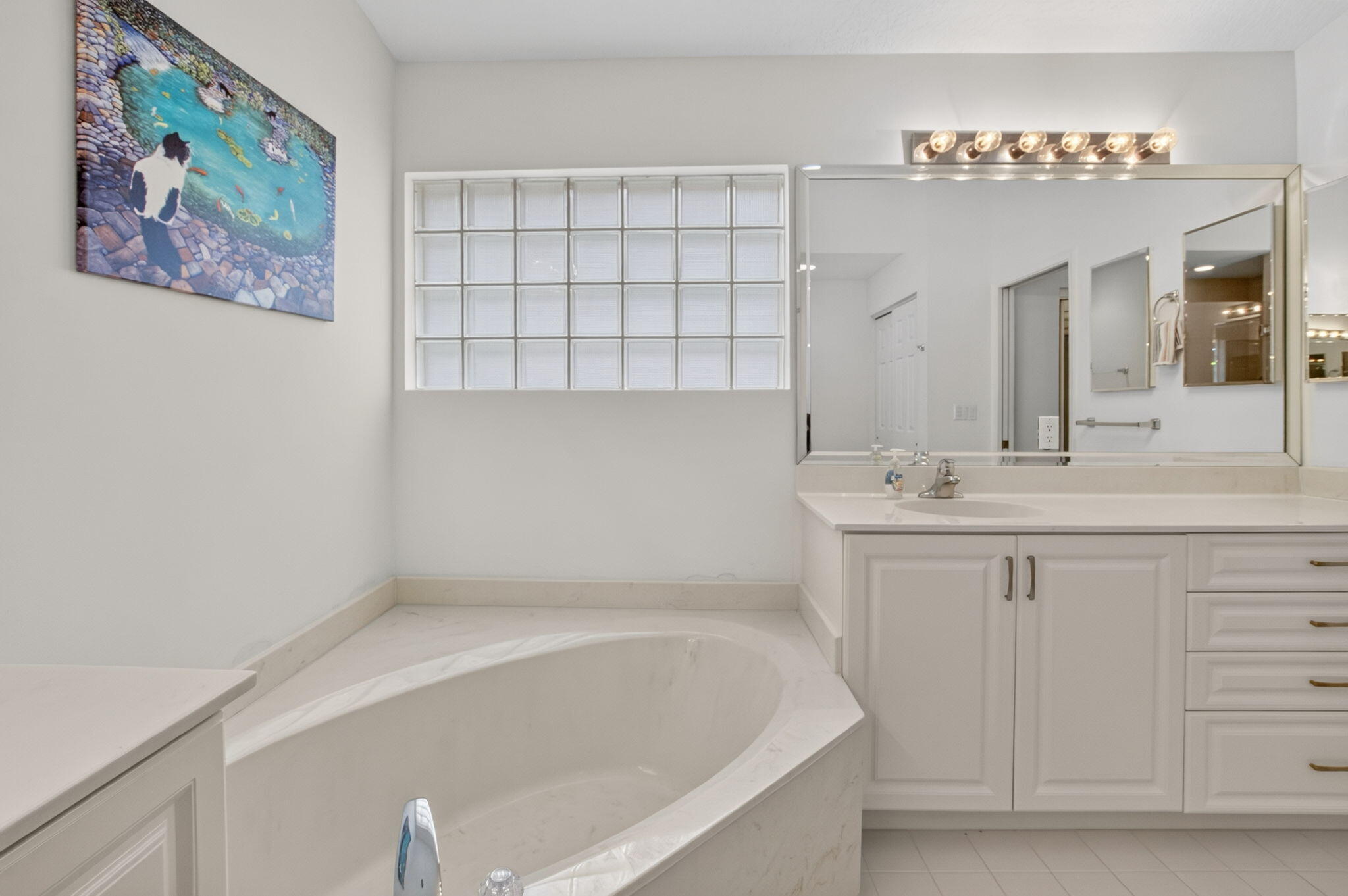 CASCADE LAKES - Residential