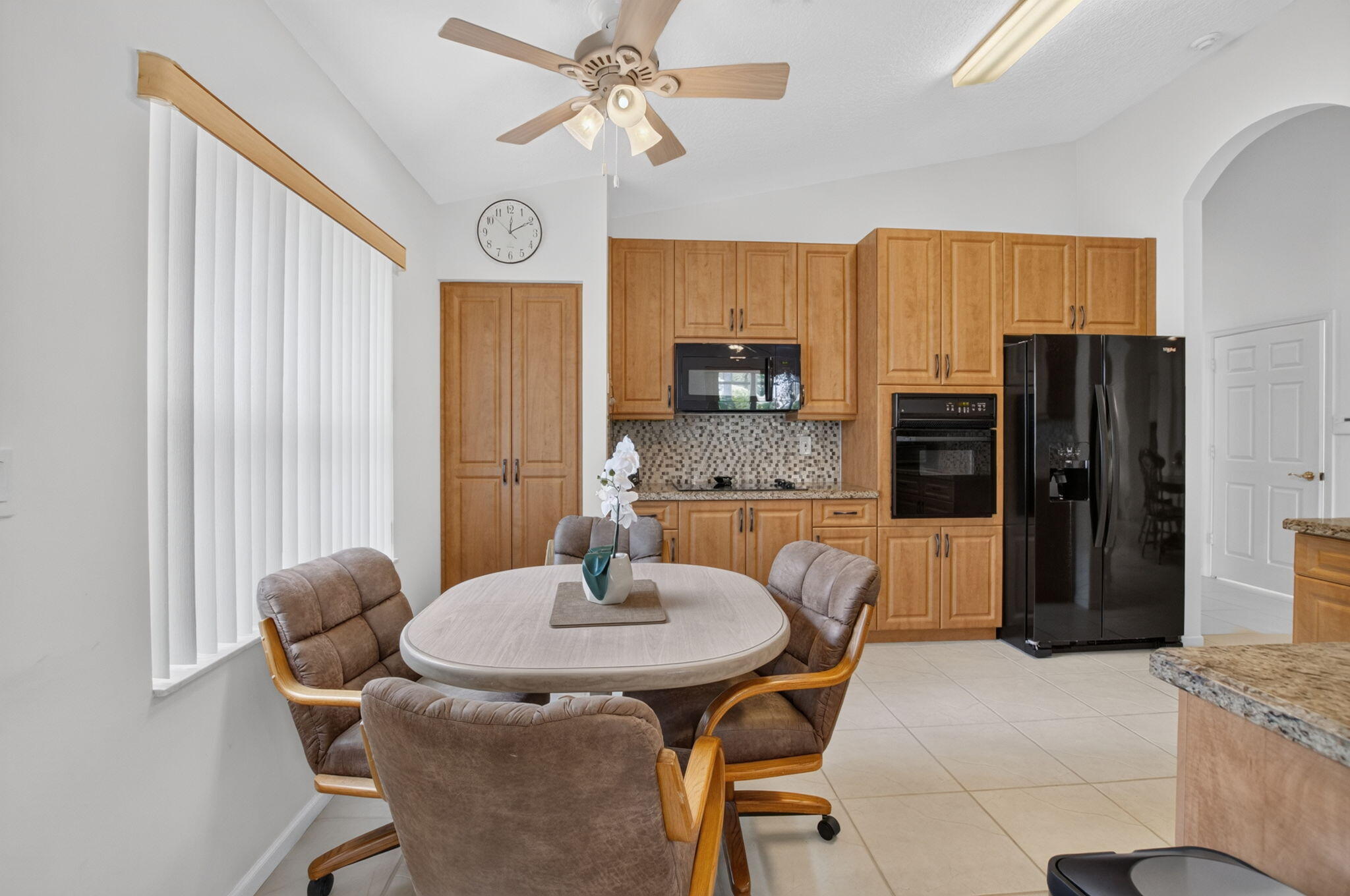 CASCADE LAKES - Residential