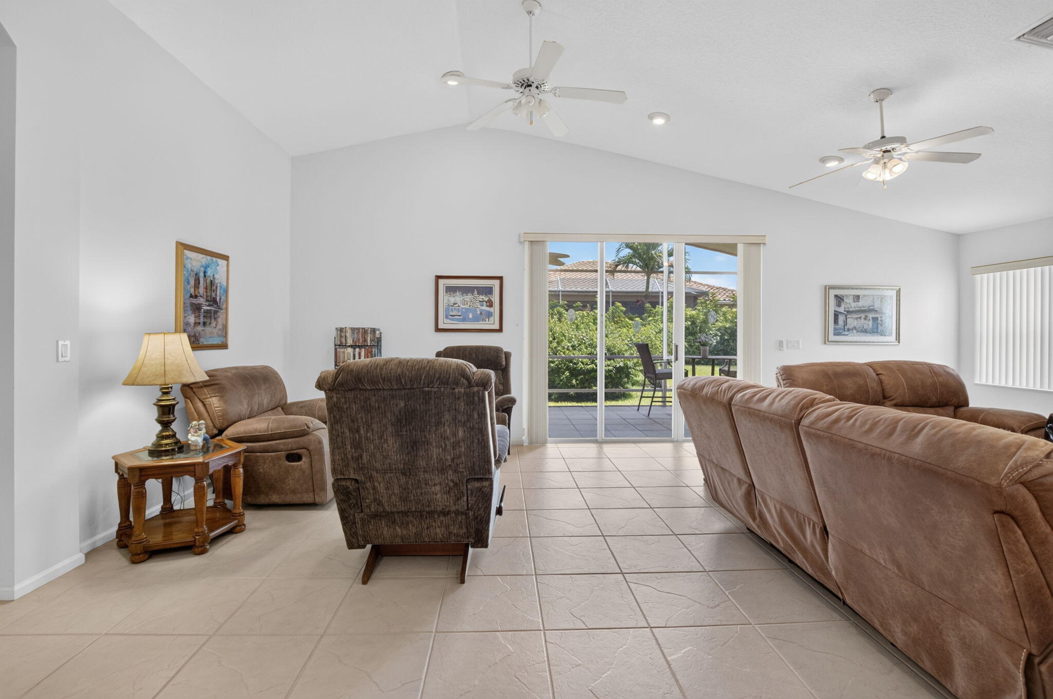 CASCADE LAKES - Residential
