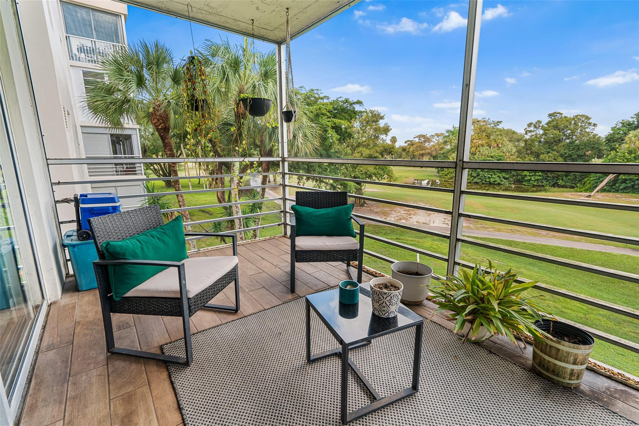 NO 77 PALM-AIRE COUNTRY CLUB - Residential
