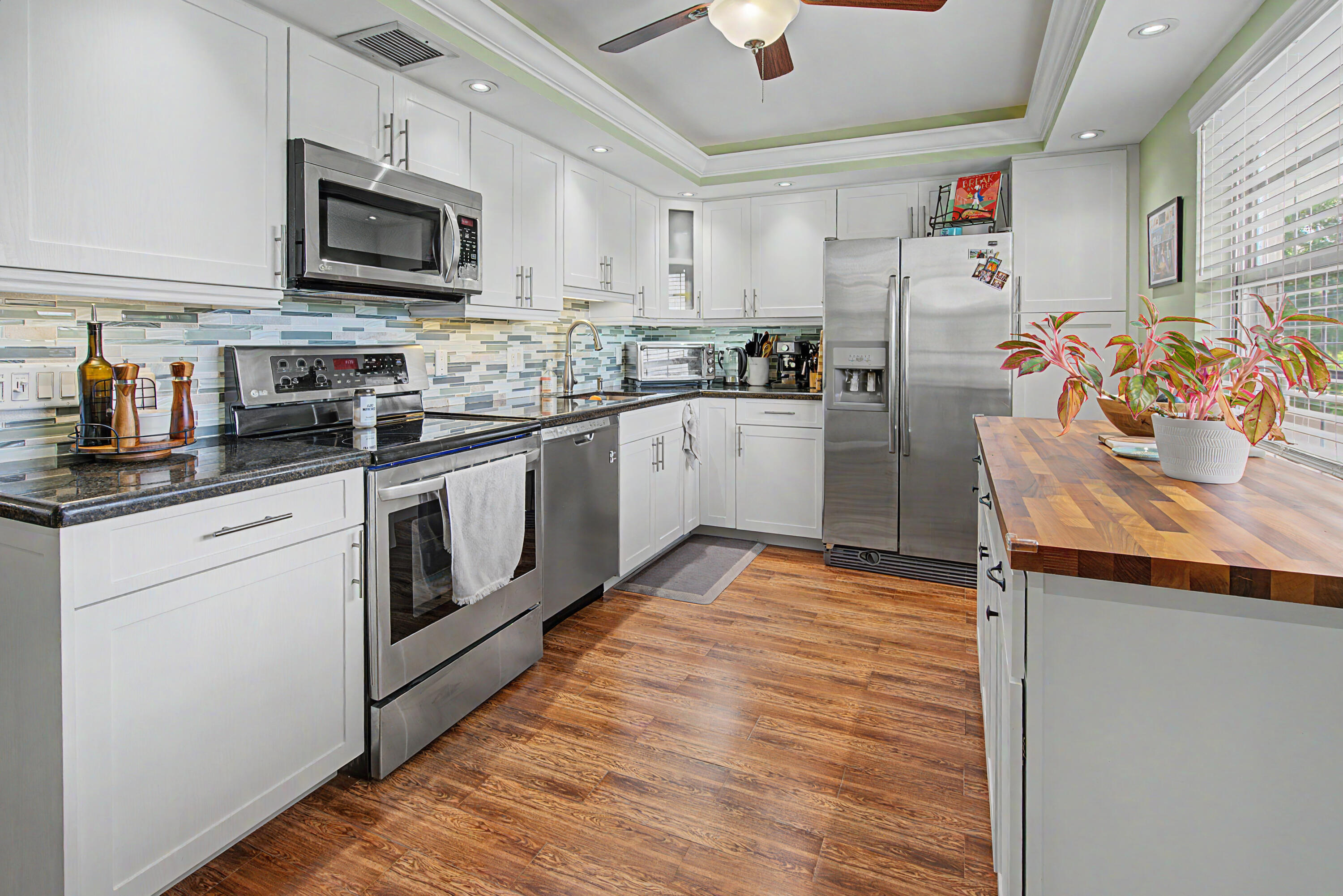 NO 77 PALM-AIRE COUNTRY CLUB - Residential