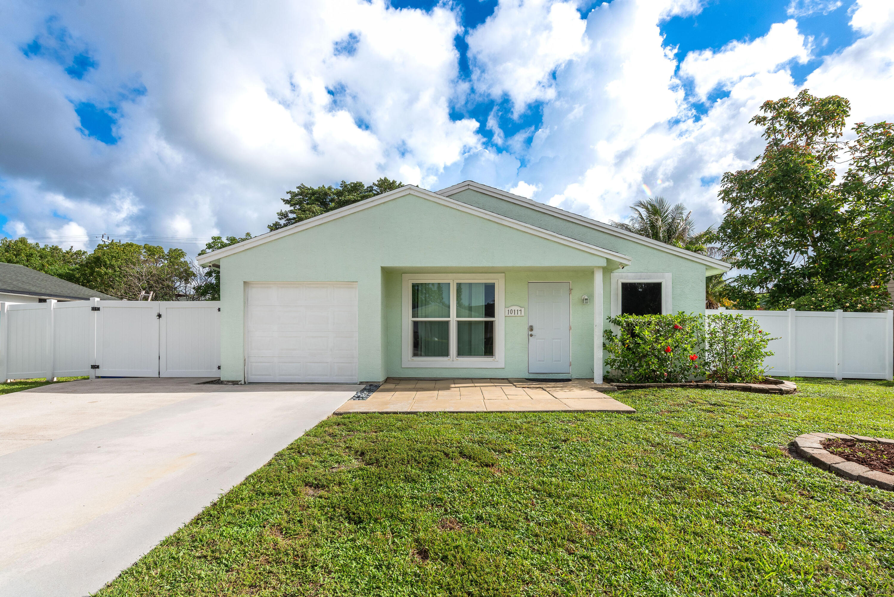 Beautiful 3-bedroom, 2-bathroom home located in Royal Palm Beach. This property offers a comfortable and functional layout with bright living spaces, perfect for everyday living and entertaining. No HOA restrictions, providing added flexibility for homeowners or investors. Conveniently located near major roads, shopping, dining, and schools, and just approximately 20 minutes from the beach. A great opportunity in a desirable area of Palm Beach County. Roof 2005, AC 2017, water heater 2024