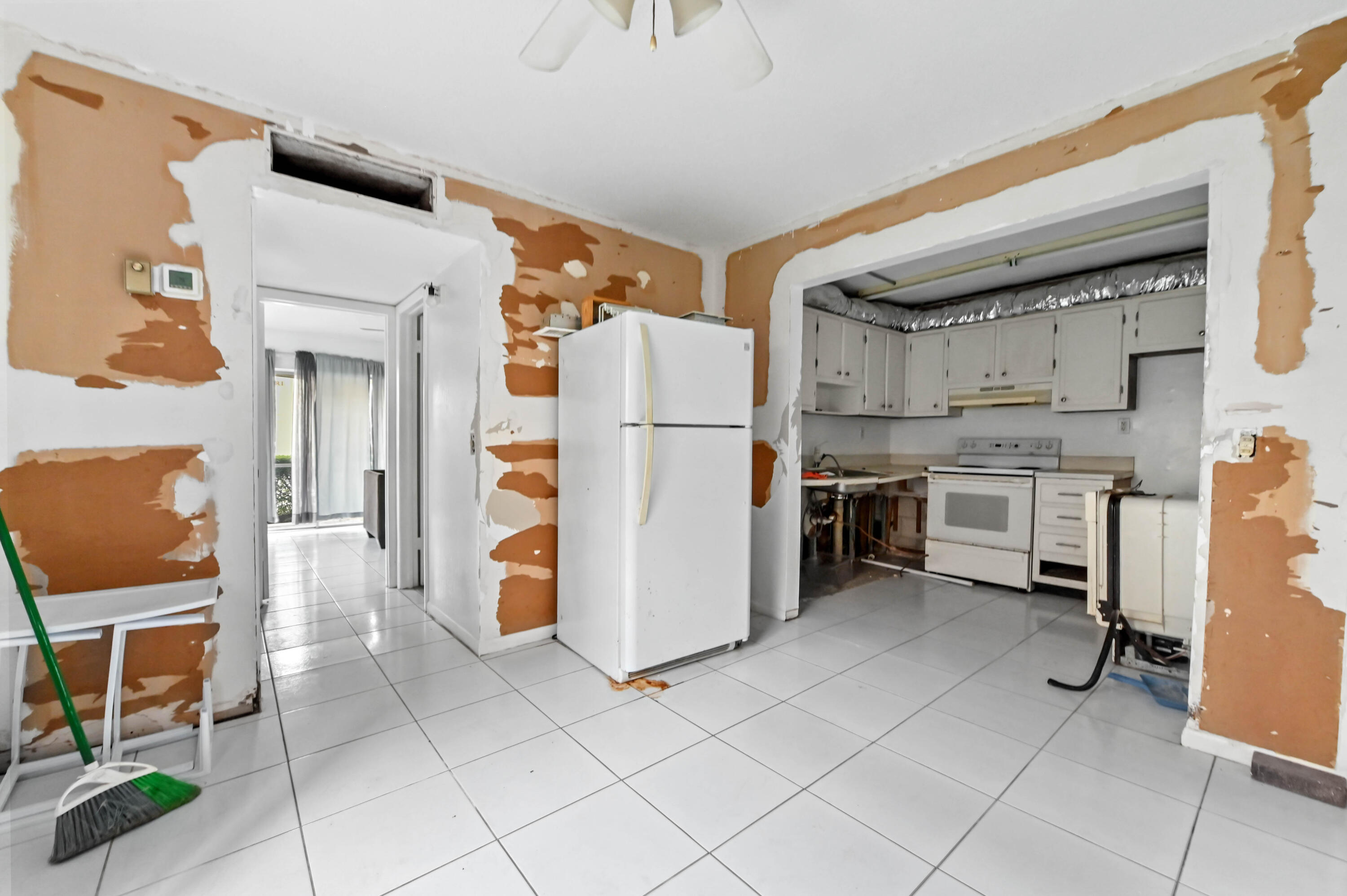 KINGS POINT CAPRI - Residential