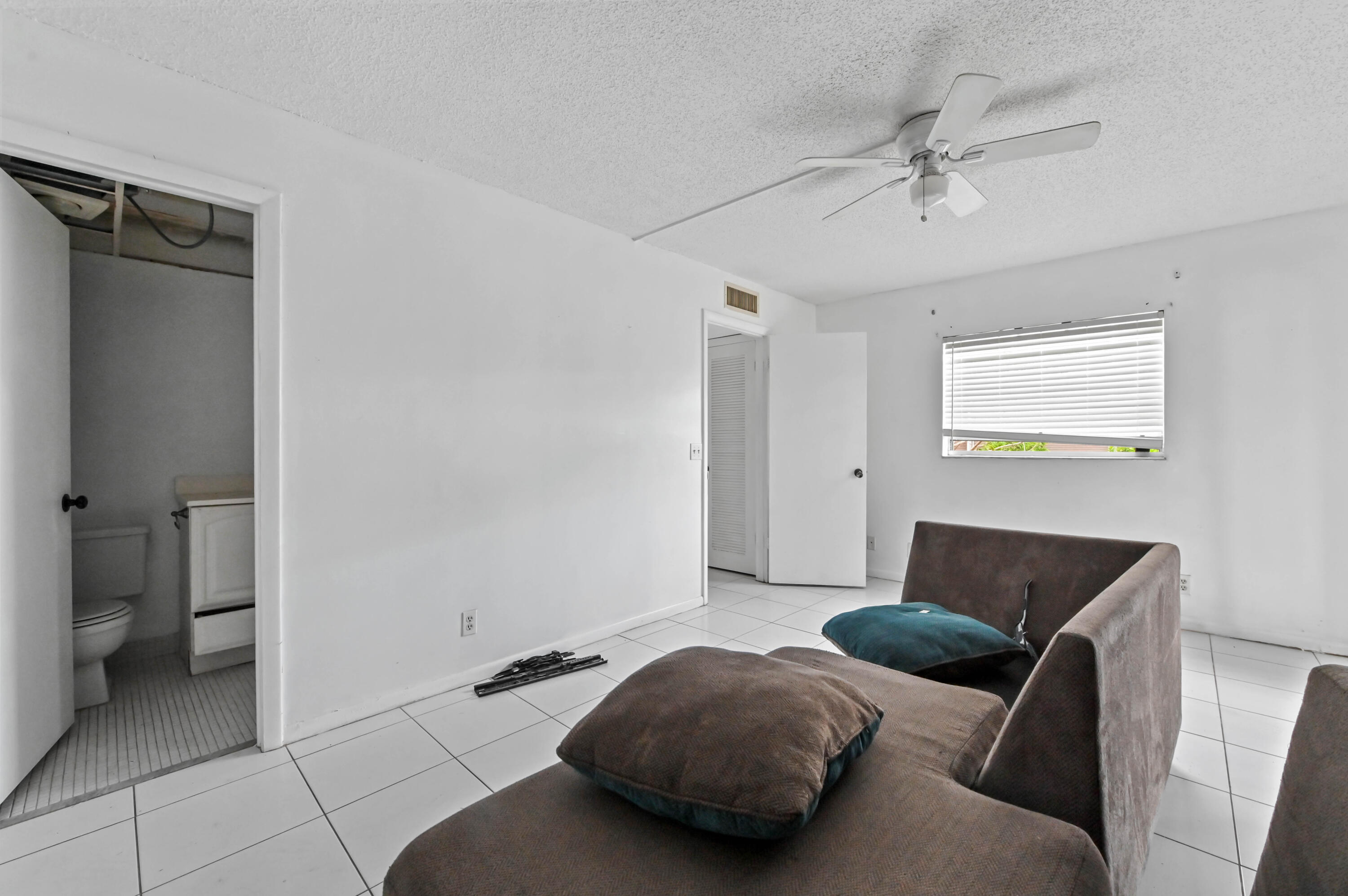 KINGS POINT CAPRI - Residential