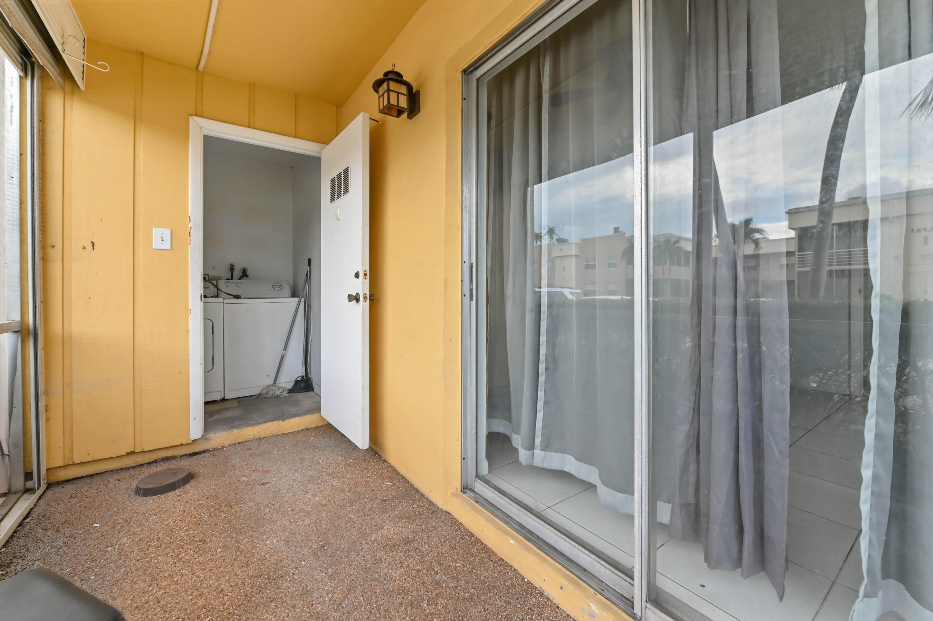 KINGS POINT CAPRI - Residential
