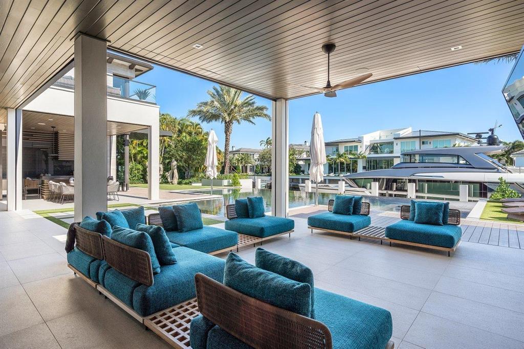 ROYAL PALM YACHT & COUNTRY CLUB - Residential