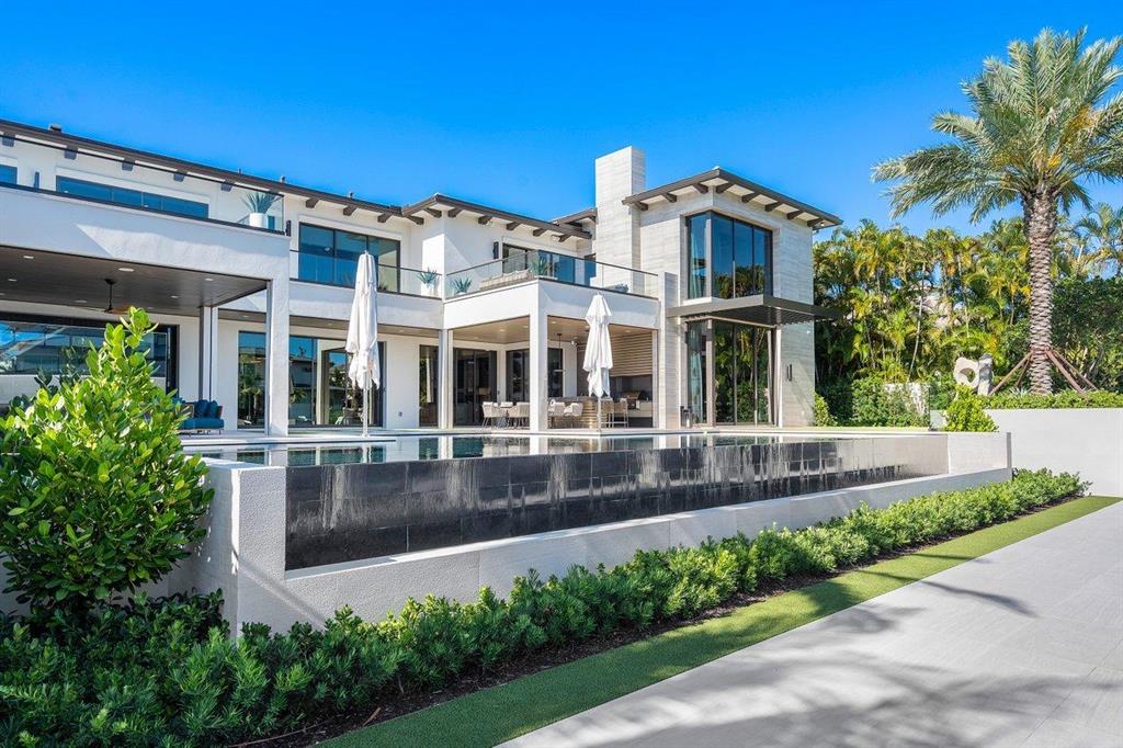 ROYAL PALM YACHT & COUNTRY CLUB - Residential