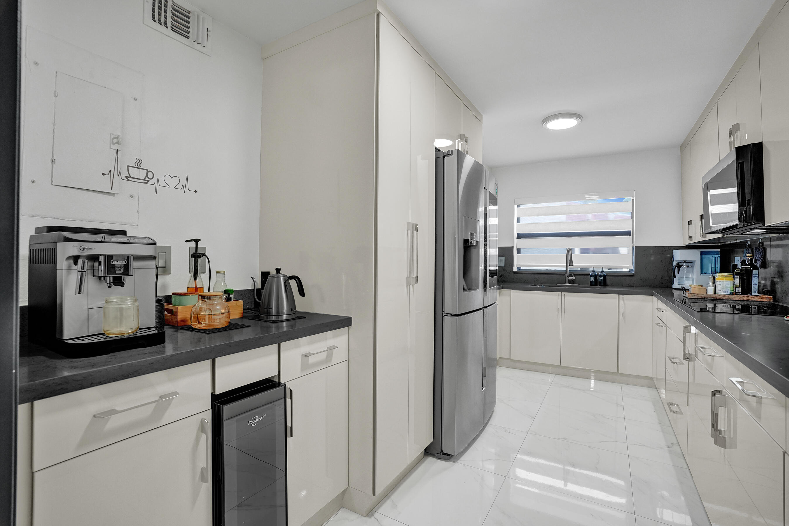 WESTVIEW CONDOMINIUM No.1 - Residential