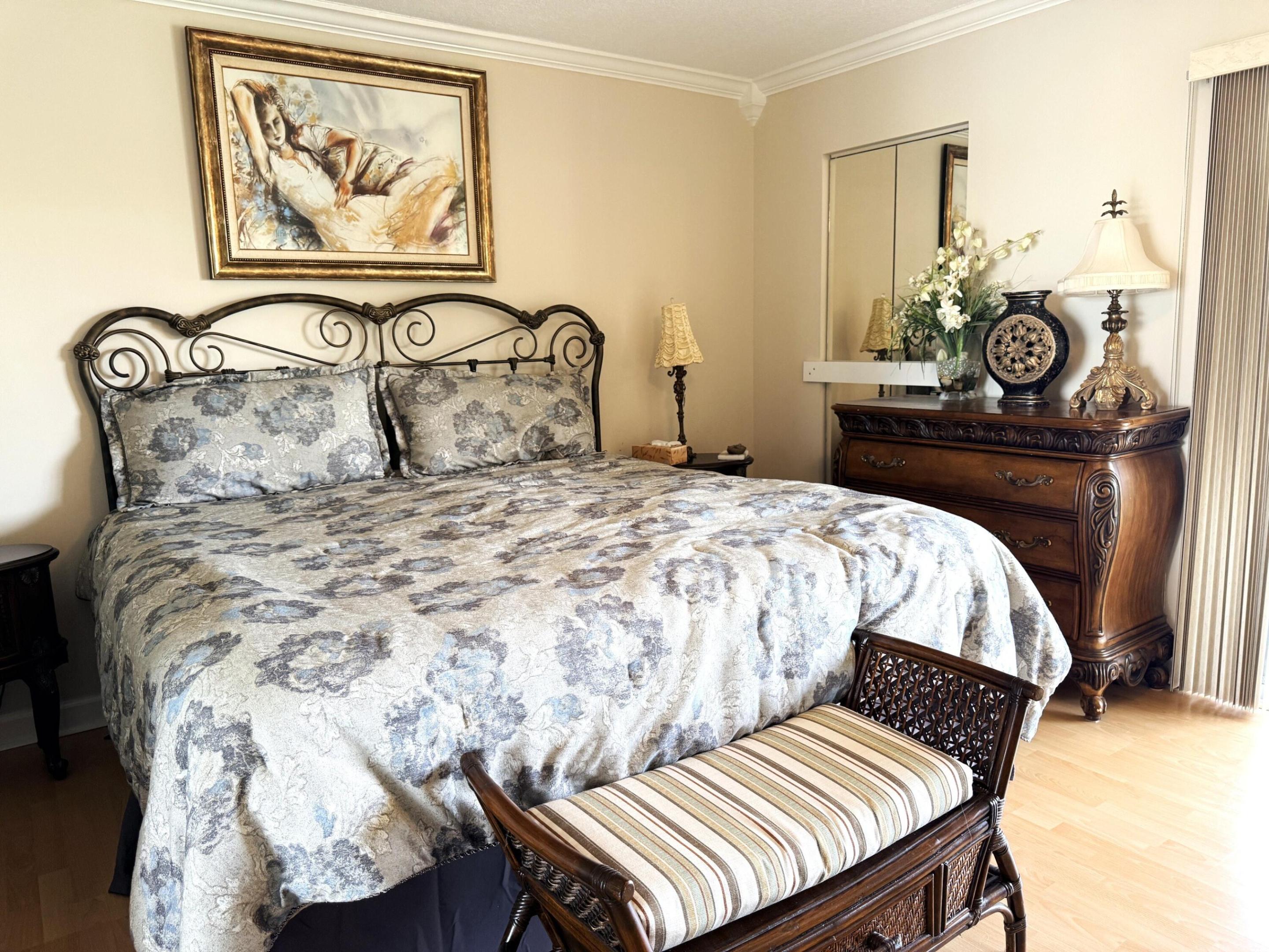 HUNTINGTON LAKES SEC THREE CONDOS - Residential Lease