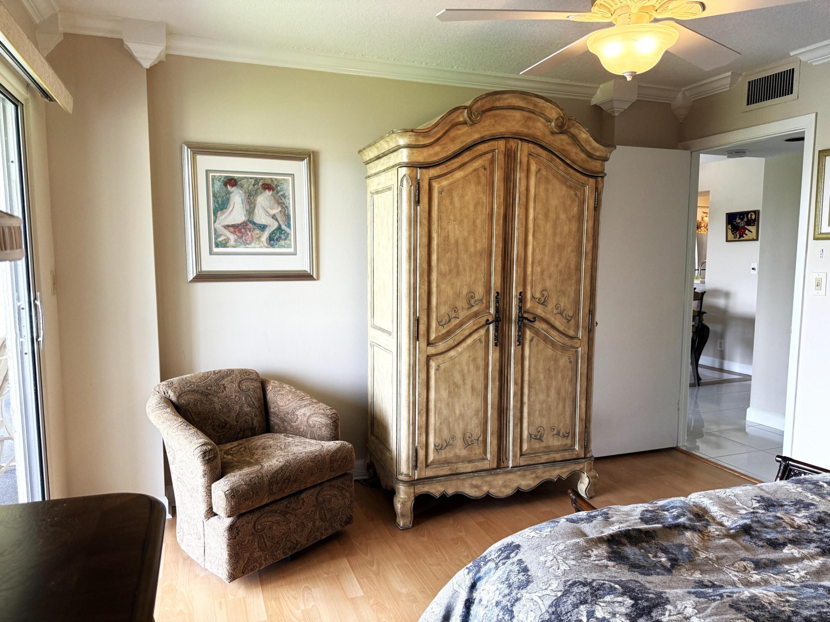 HUNTINGTON LAKES SEC THREE CONDOS - Residential Lease