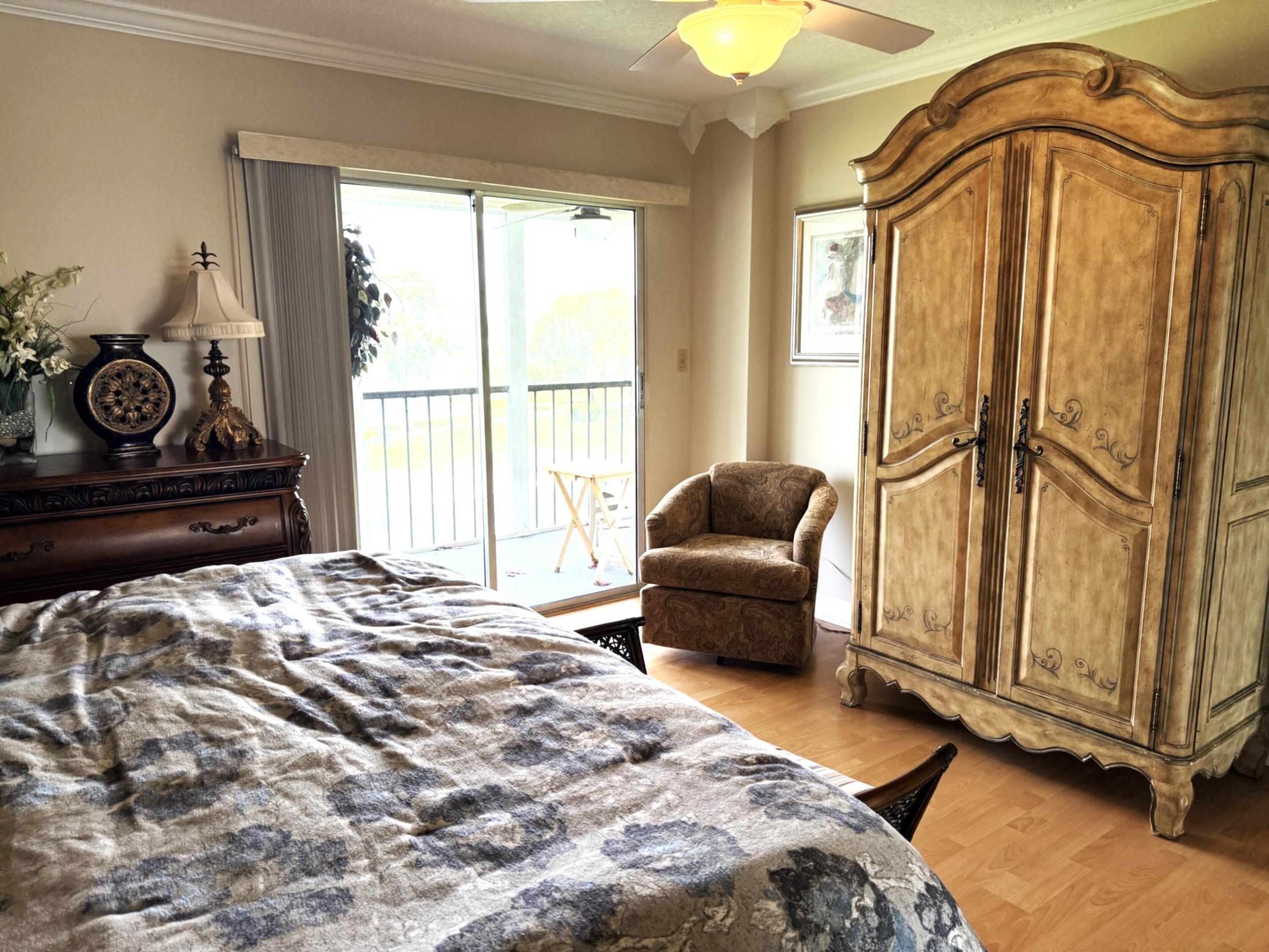 HUNTINGTON LAKES SEC THREE CONDOS - Residential Lease