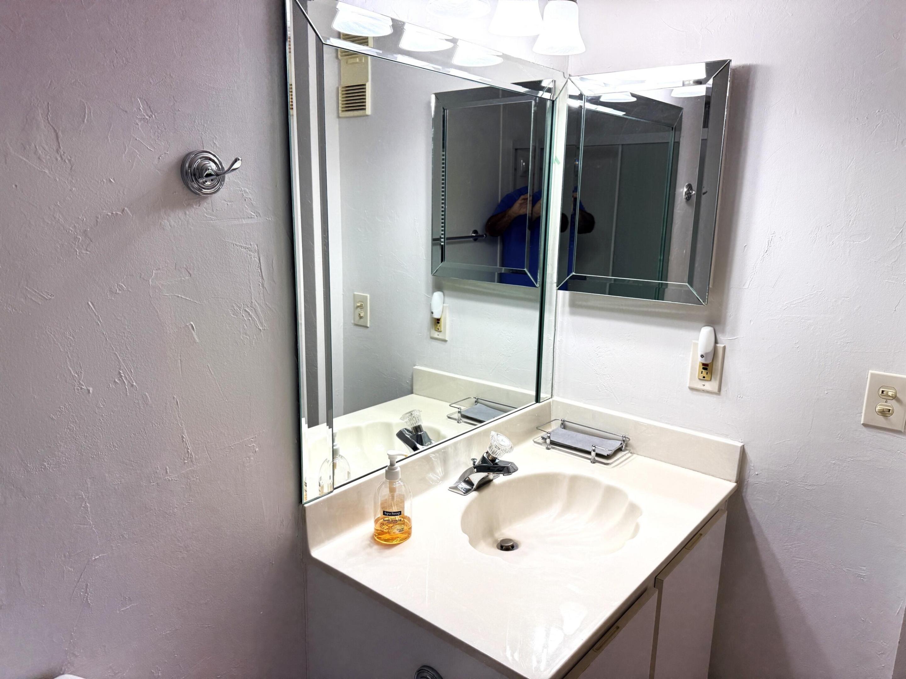 HUNTINGTON LAKES SEC THREE CONDOS - Residential Lease