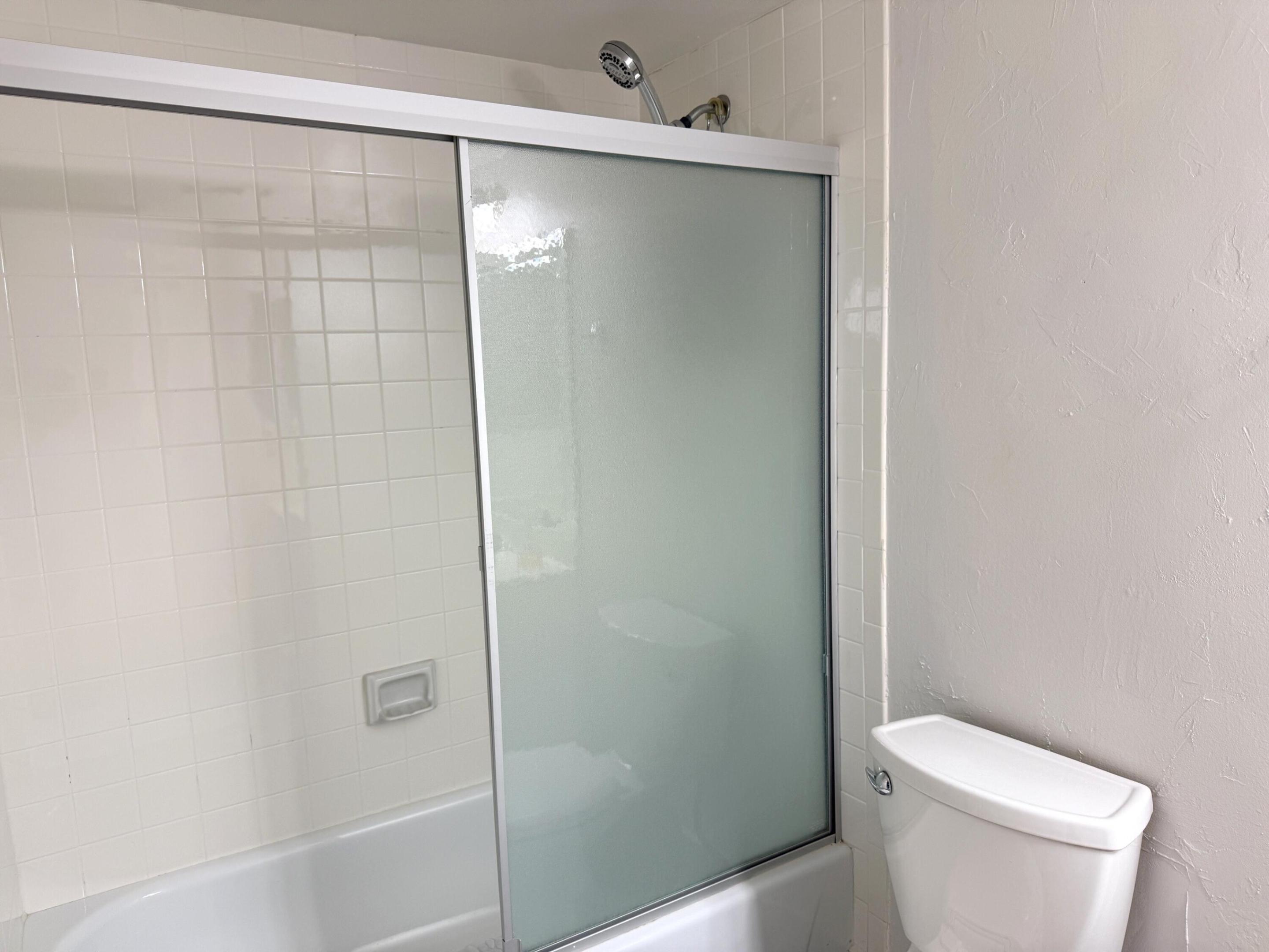 HUNTINGTON LAKES SEC THREE CONDOS - Residential Lease